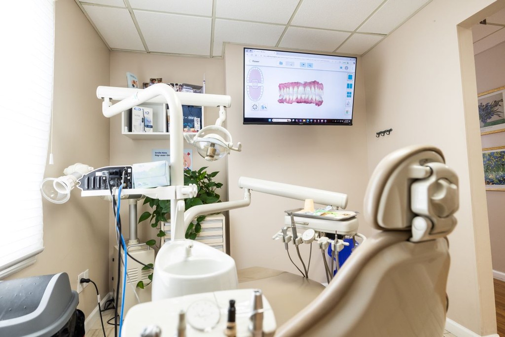 Modern dental treatment room in Newark & Milltown NJ office