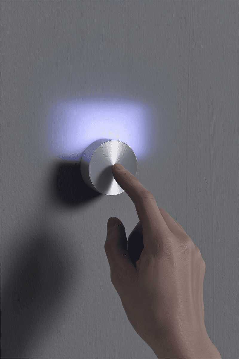 finger pusghing a button