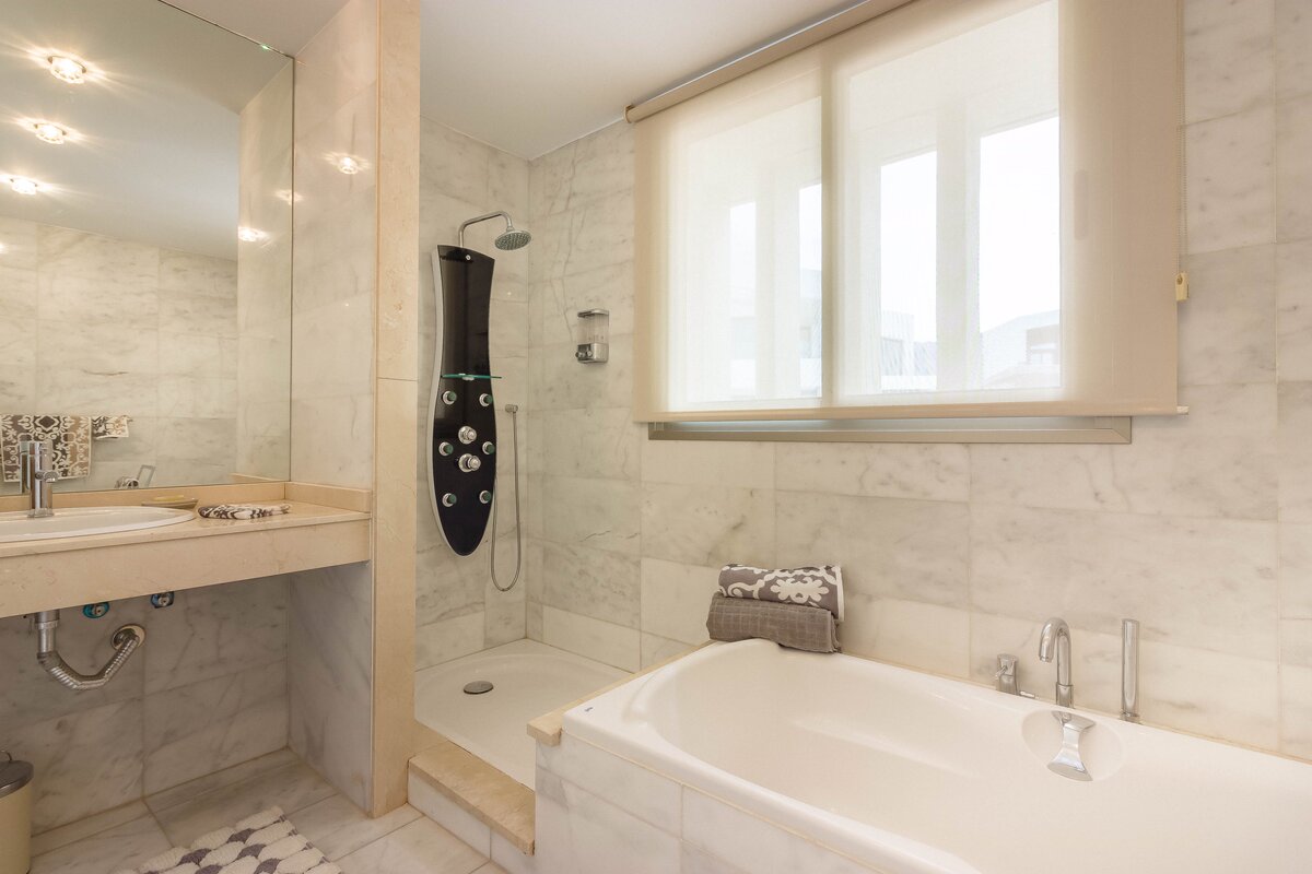 White Whale Photo 29