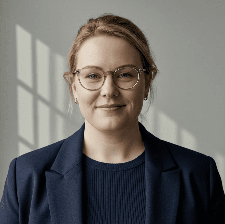 Female team member