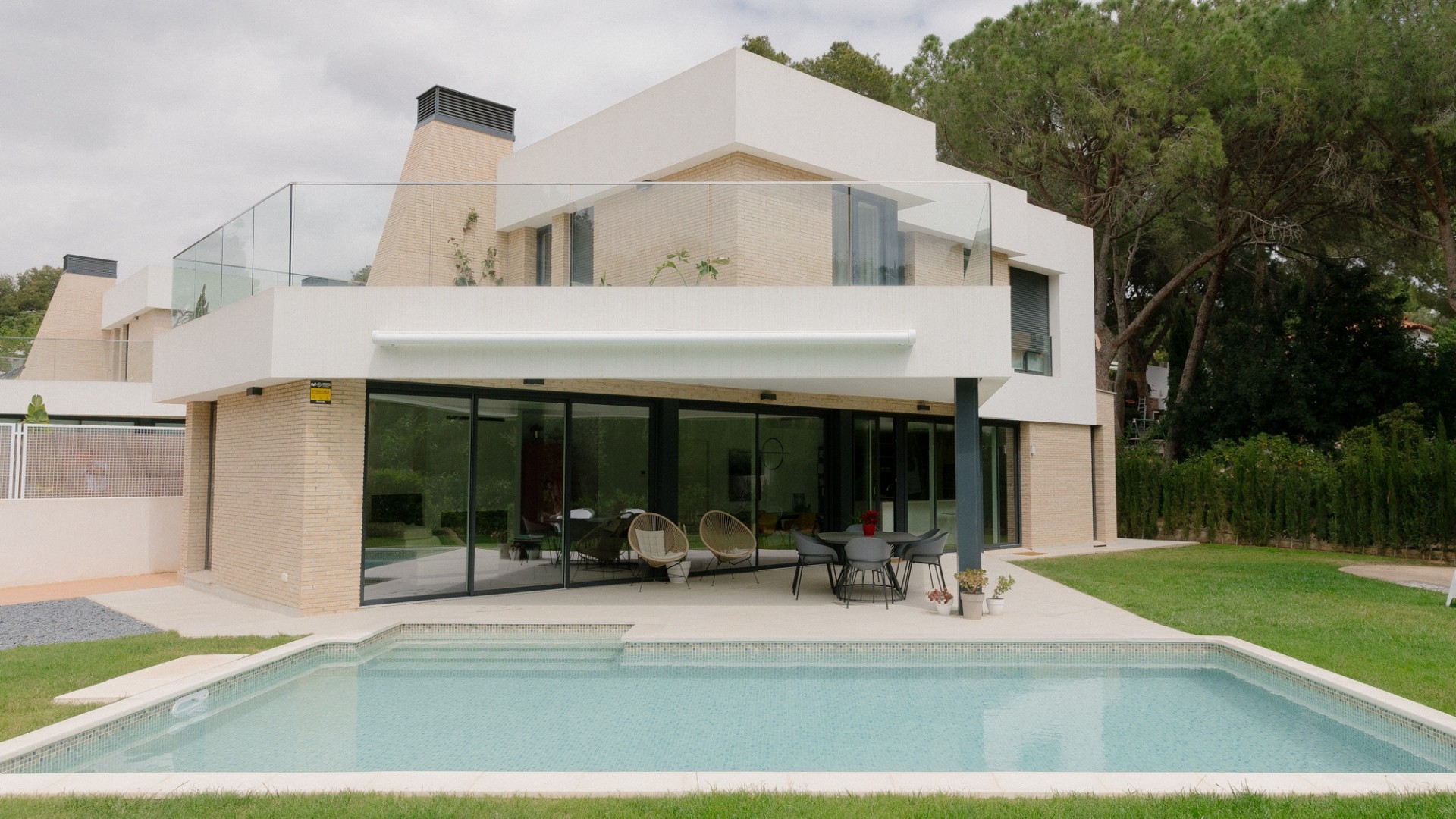 Vivienda de lujo con piscina