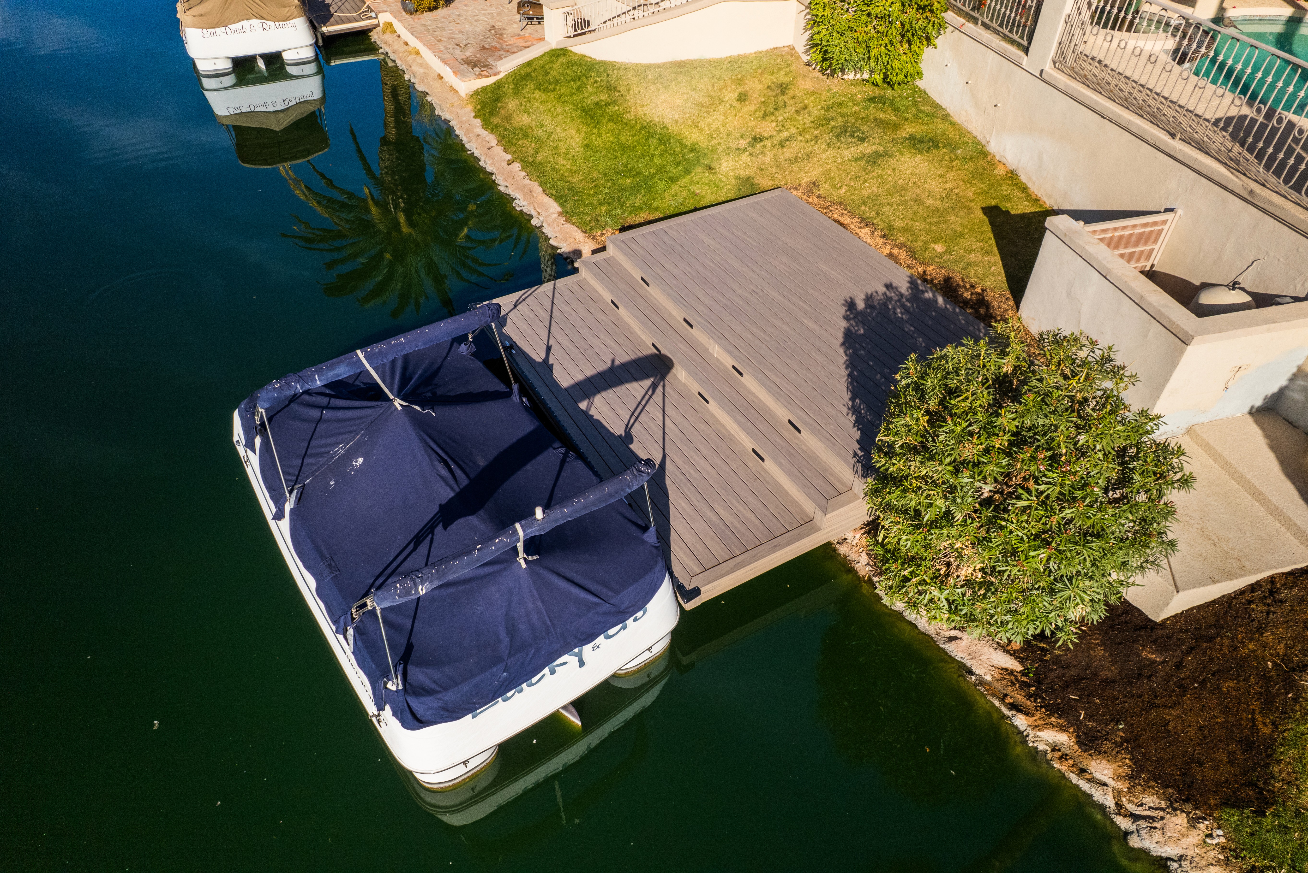 HBC Desks – Dockside Serenity with Trex Transcend Lineage
decking