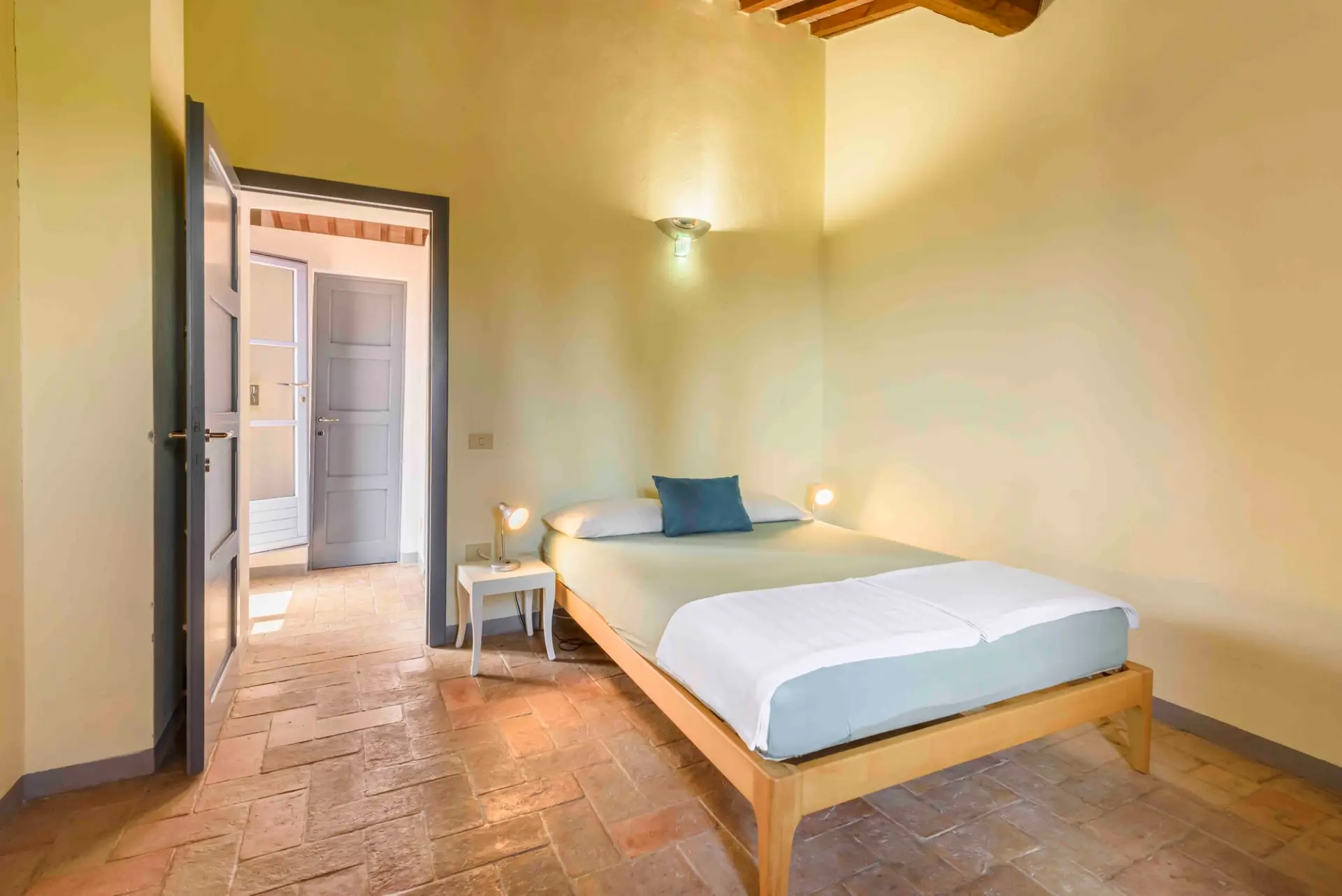 Luxury minimal chair