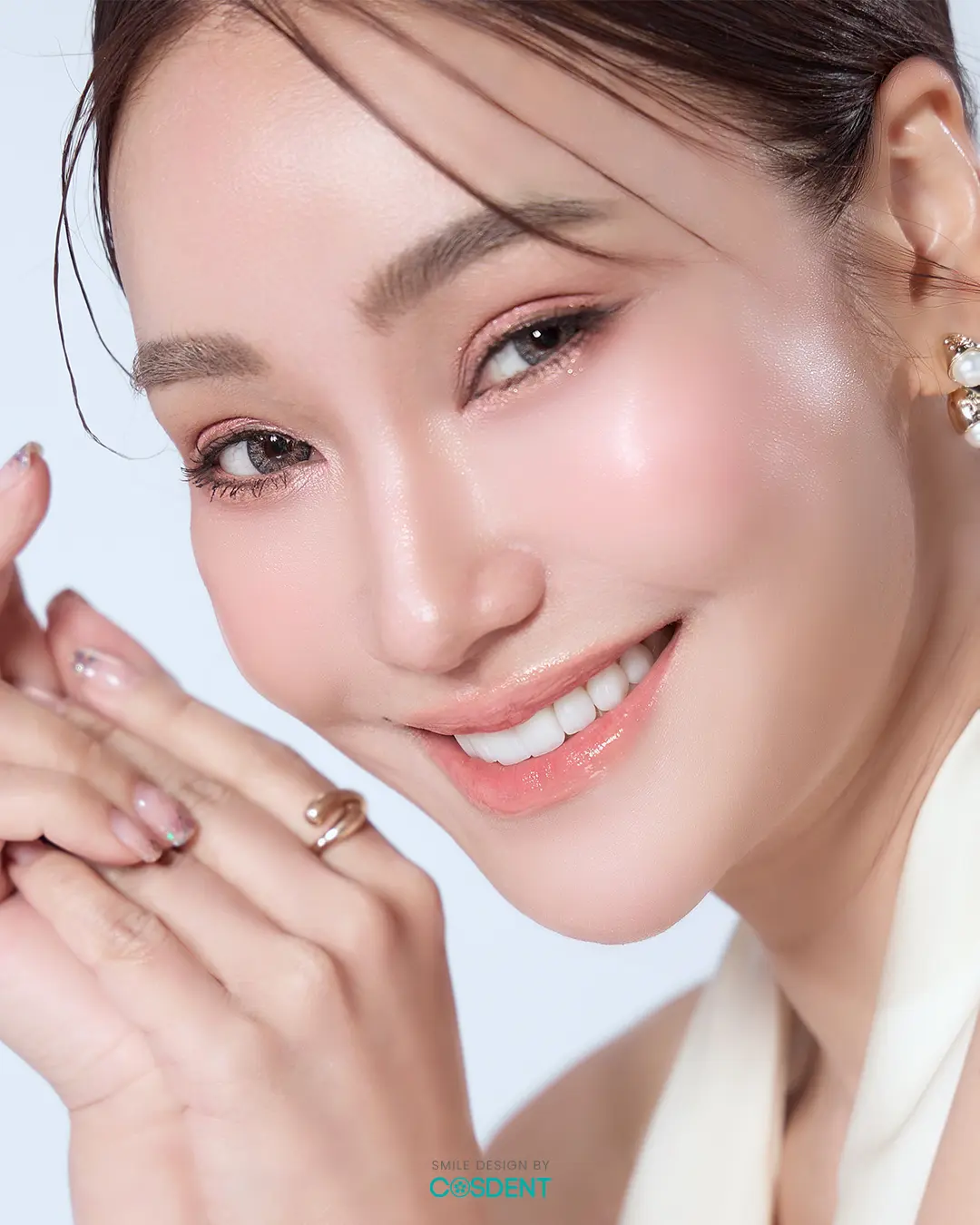 คุณชมพู่ เคสทำวีเนียร์ หมอวรรณ cosdent smile design
