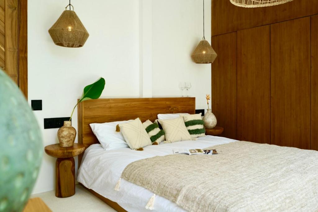 2-bedroom villa in Ubud with jungle and rice field views, offered on a freehold title