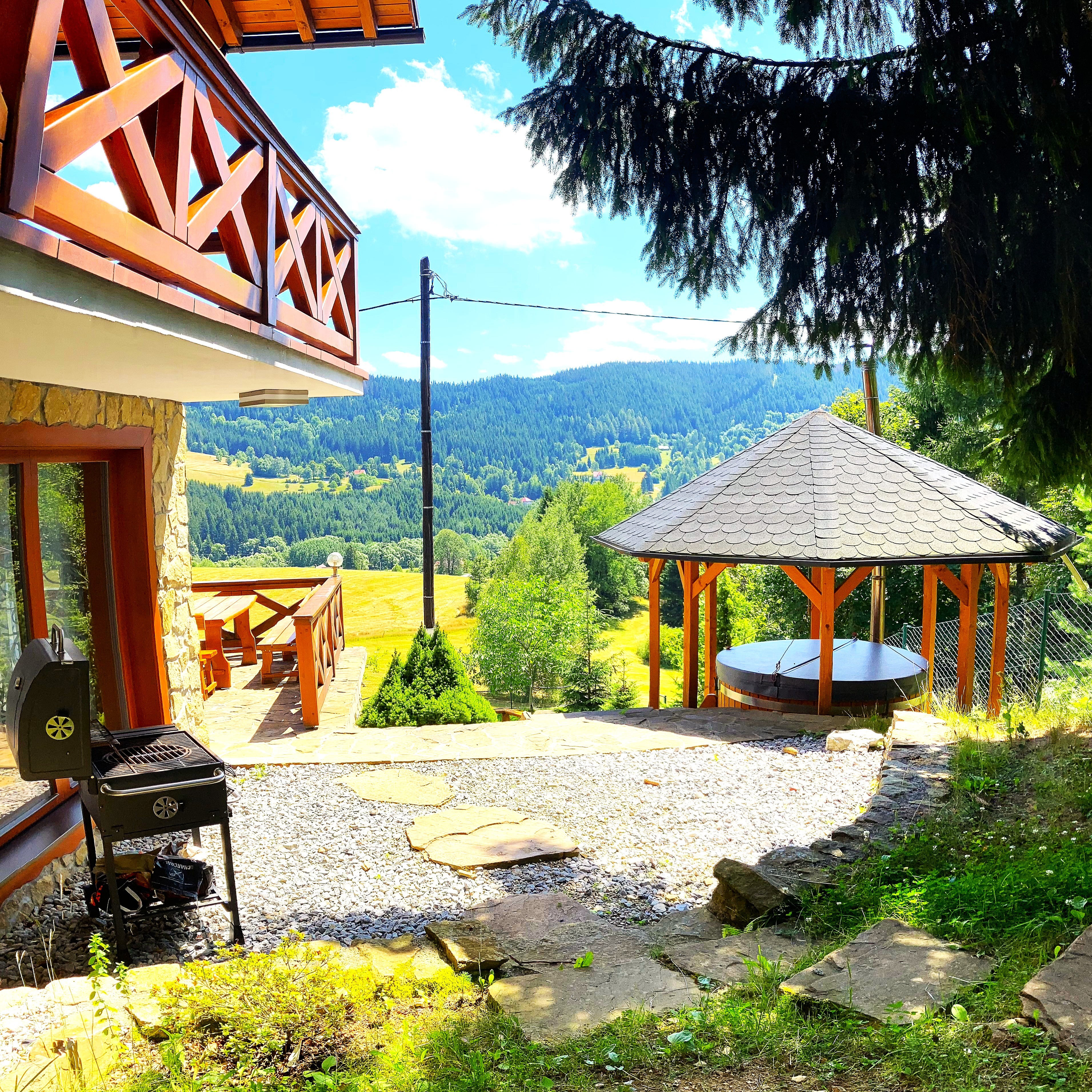 gril, kúpacia kaďa chata Zafír