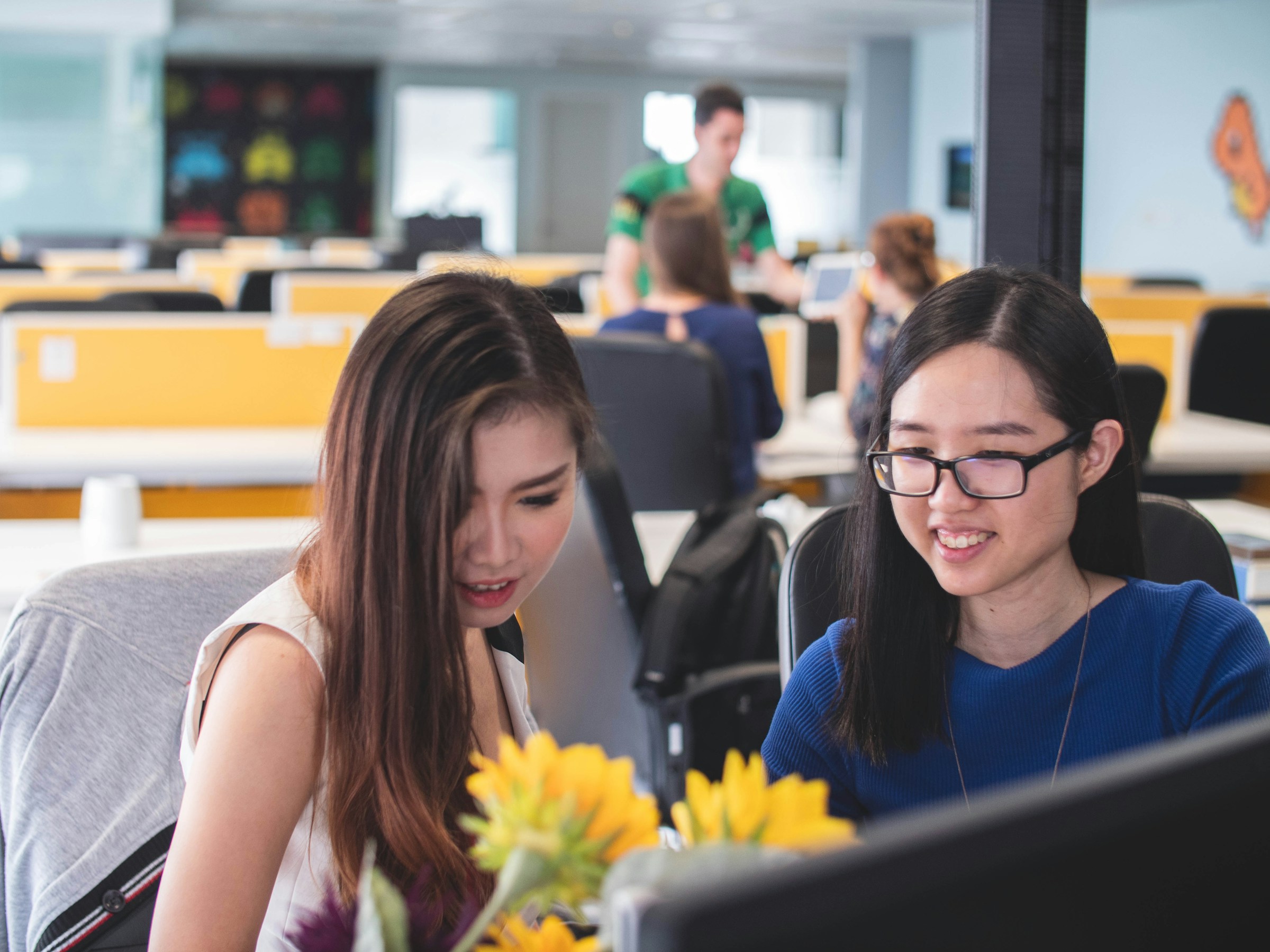 woman working in tech - AI in Retail