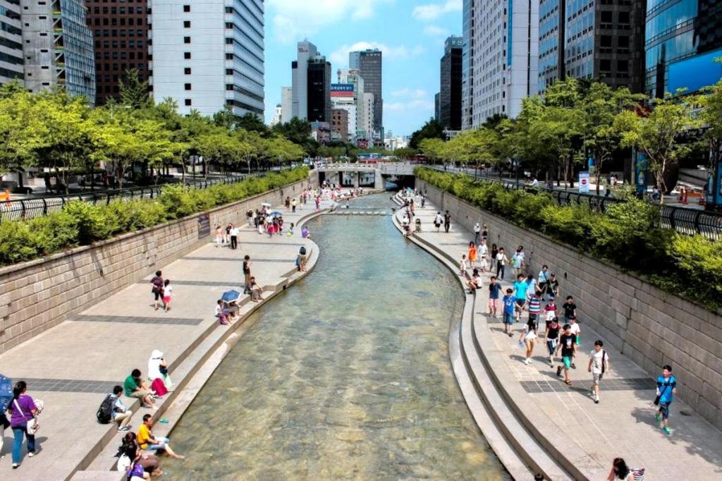 cheonggyecheon stream