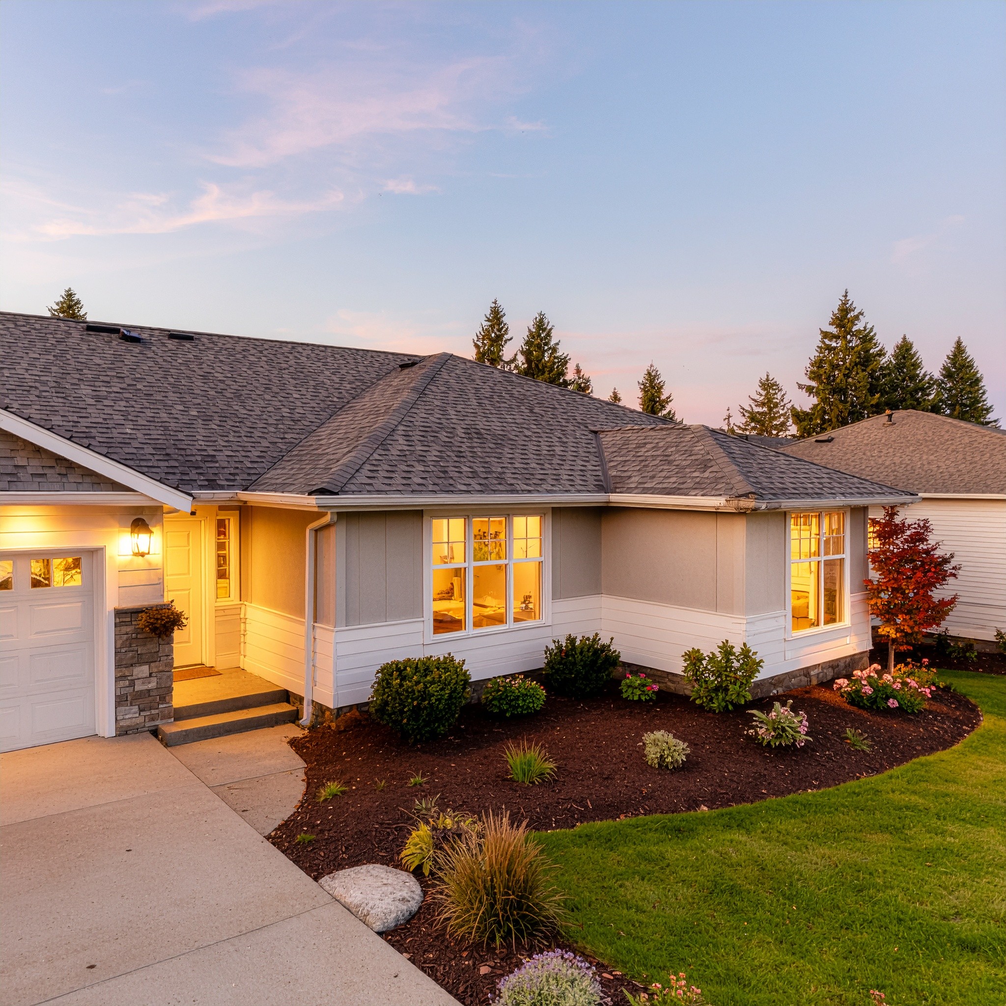 A new roof on single story house in the suburban southern oregon neighborhood