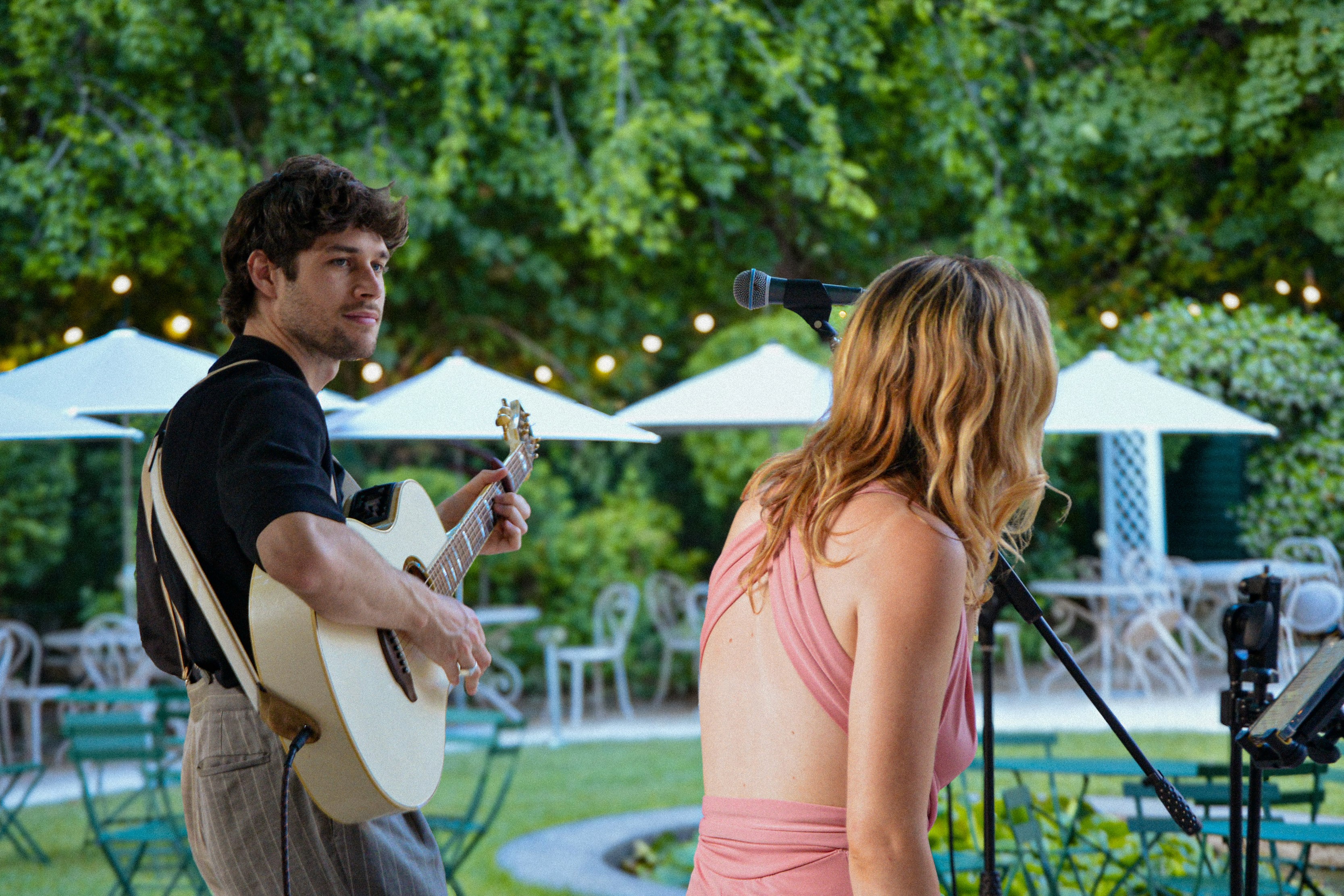 Animation musicale live pendant un événement corporate en Provence.