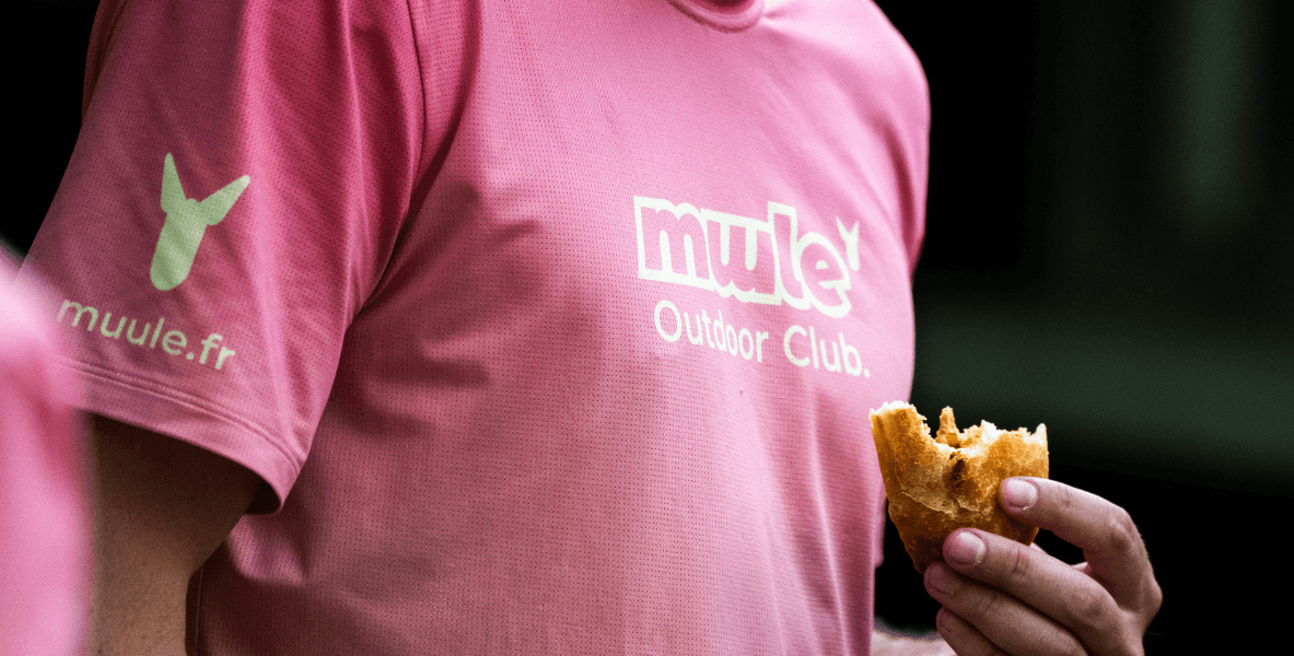 communauté outdoor partageant une expérience