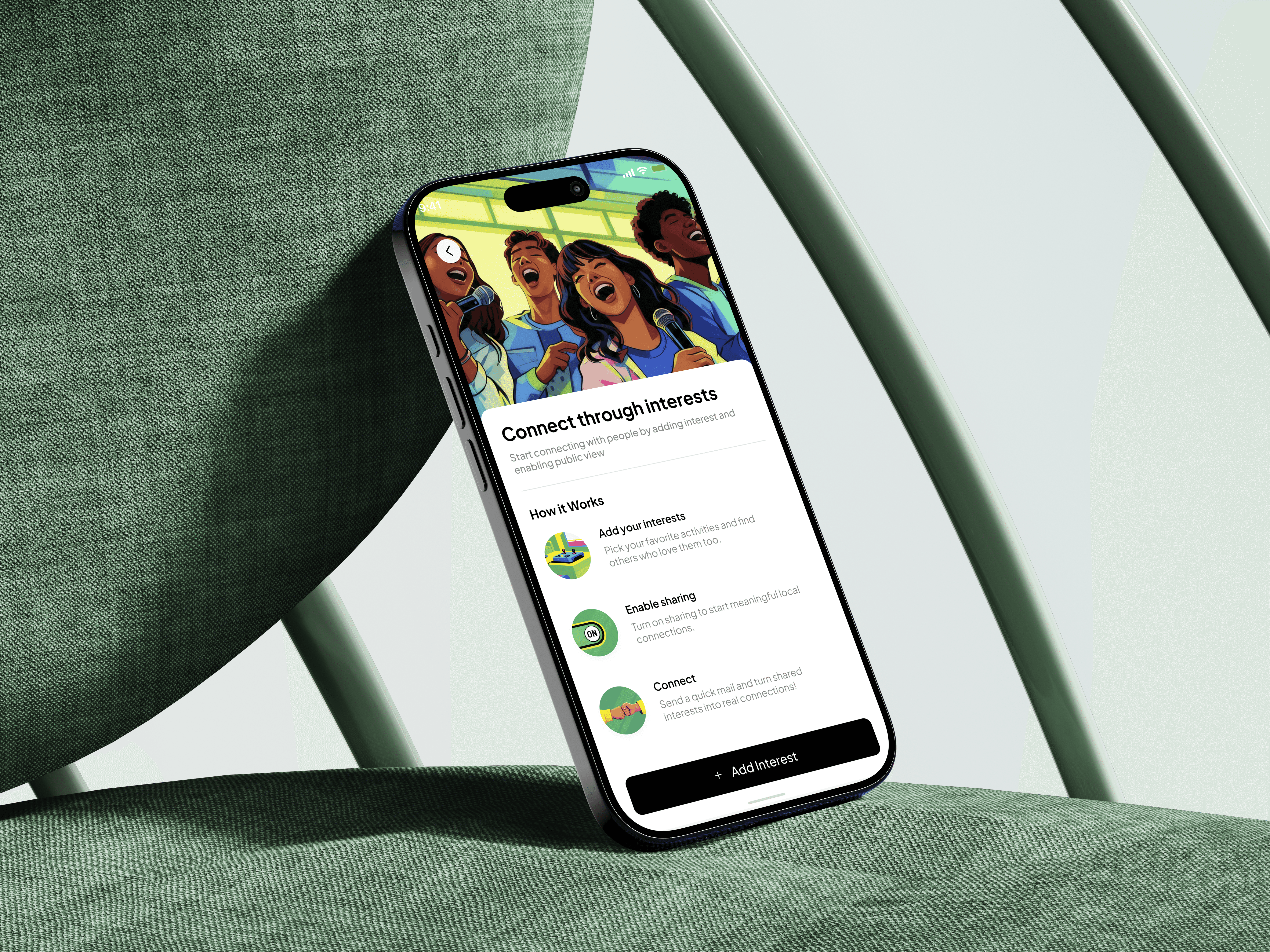 A user shares valuable insights and experiences with fellow entrepreneurs through Bizz Buzz's industry-specific groups.