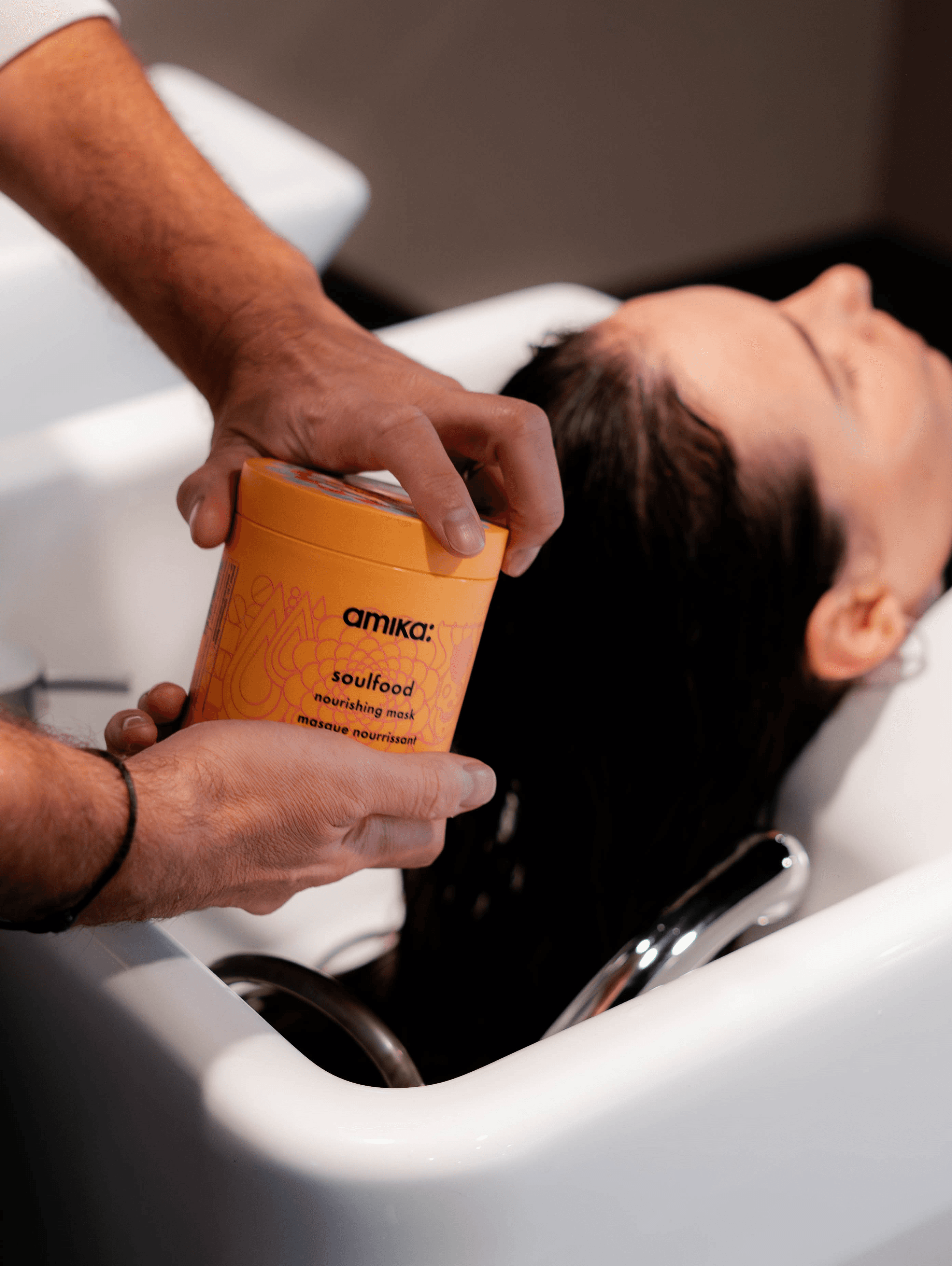 black and gray microphone stand