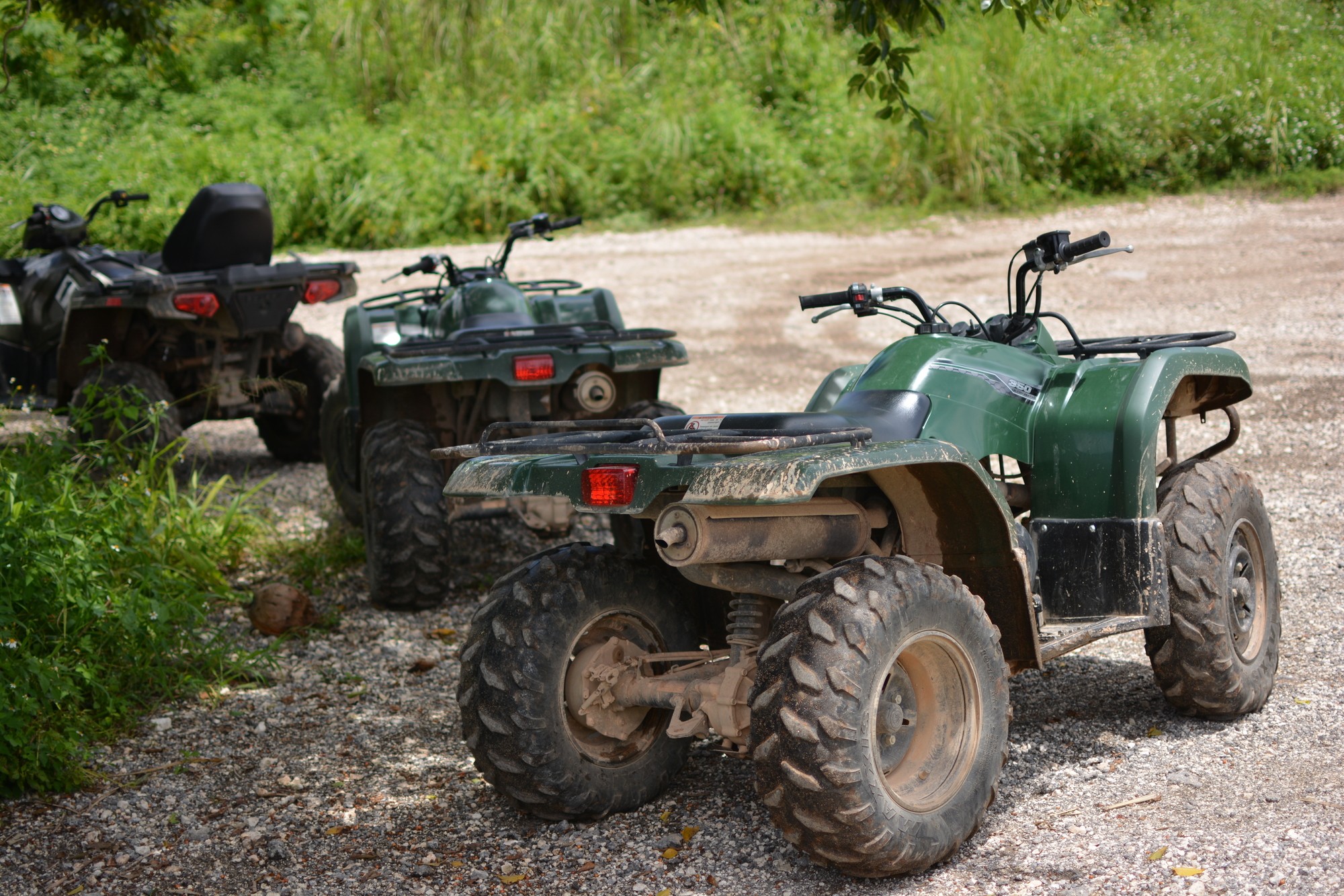 photography of dam during daytime