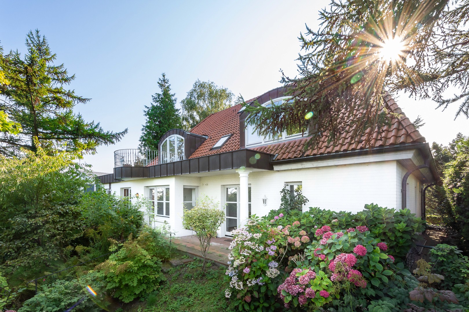 Mehrfamilienhaus in Kiel mit roter Ziegelsteinwand