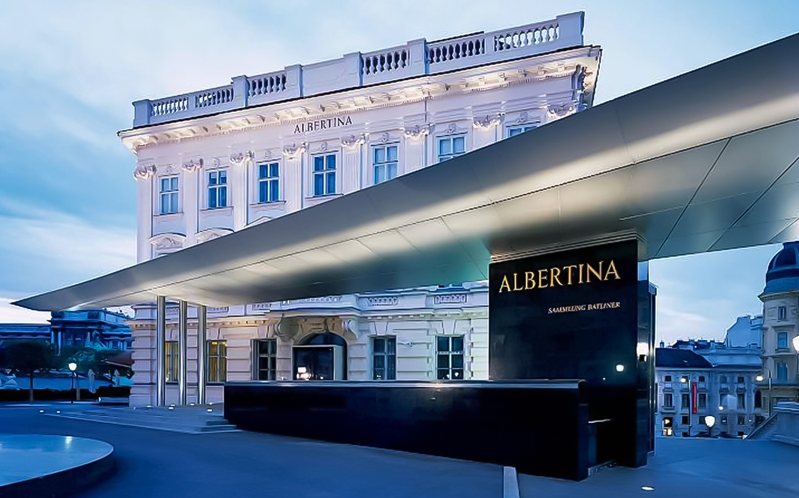 Ingresso al Museo Albertina a Vienna al tramonto.