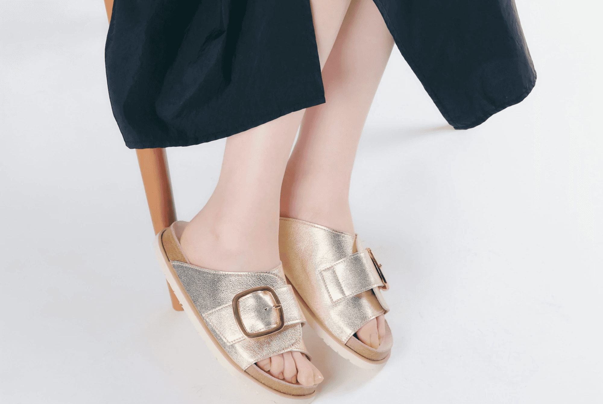 Man wearing VR glasses