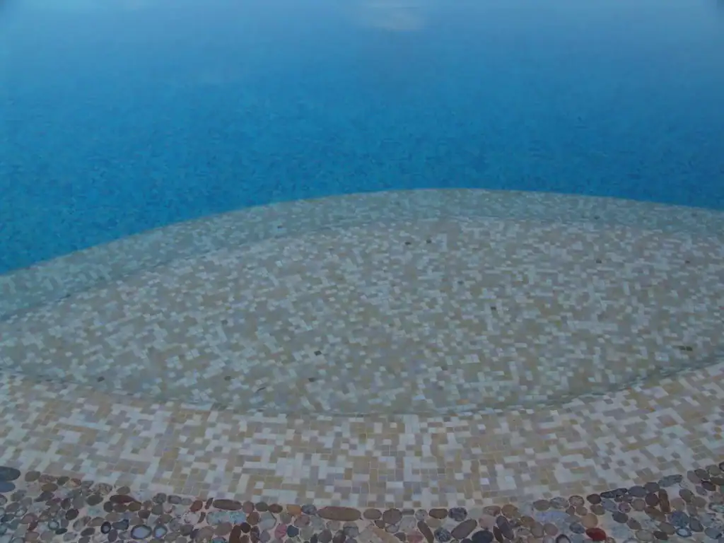 Pool Shelf Mosaic Blend