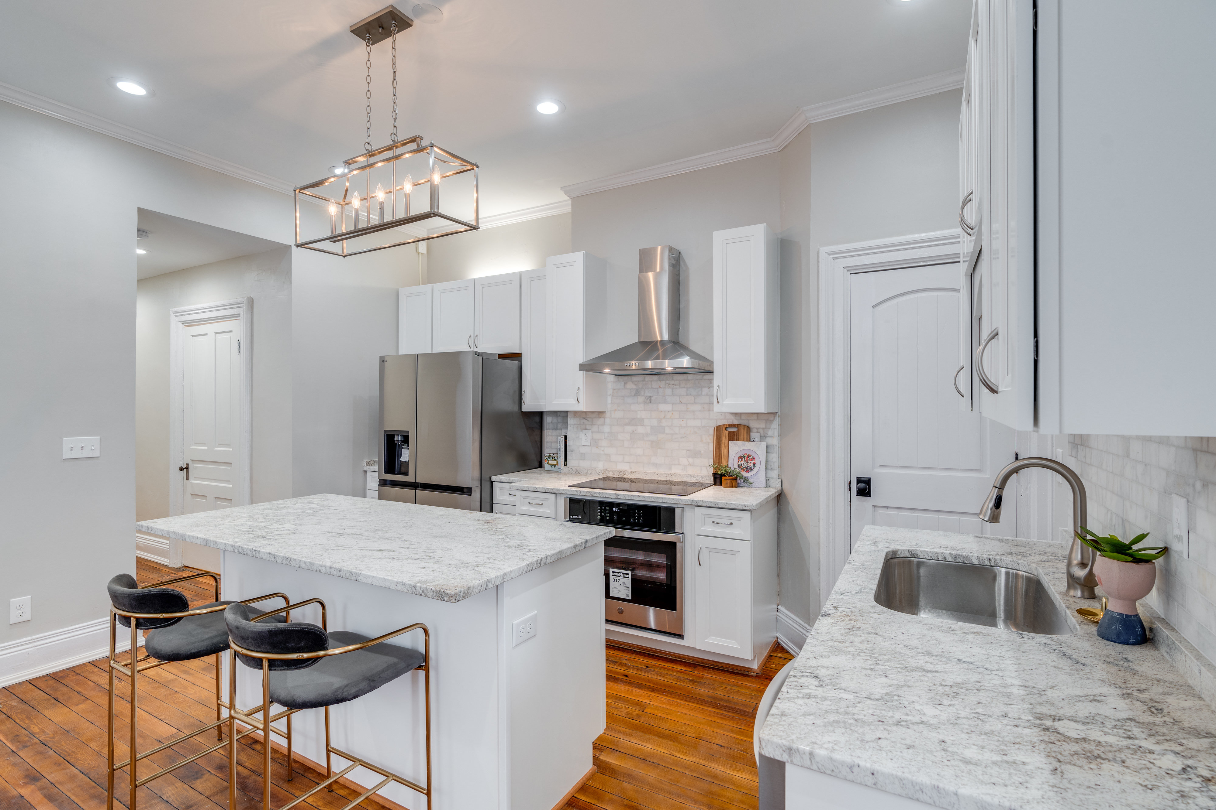 High-end cincinnati kitchen from a Duncan Group listing