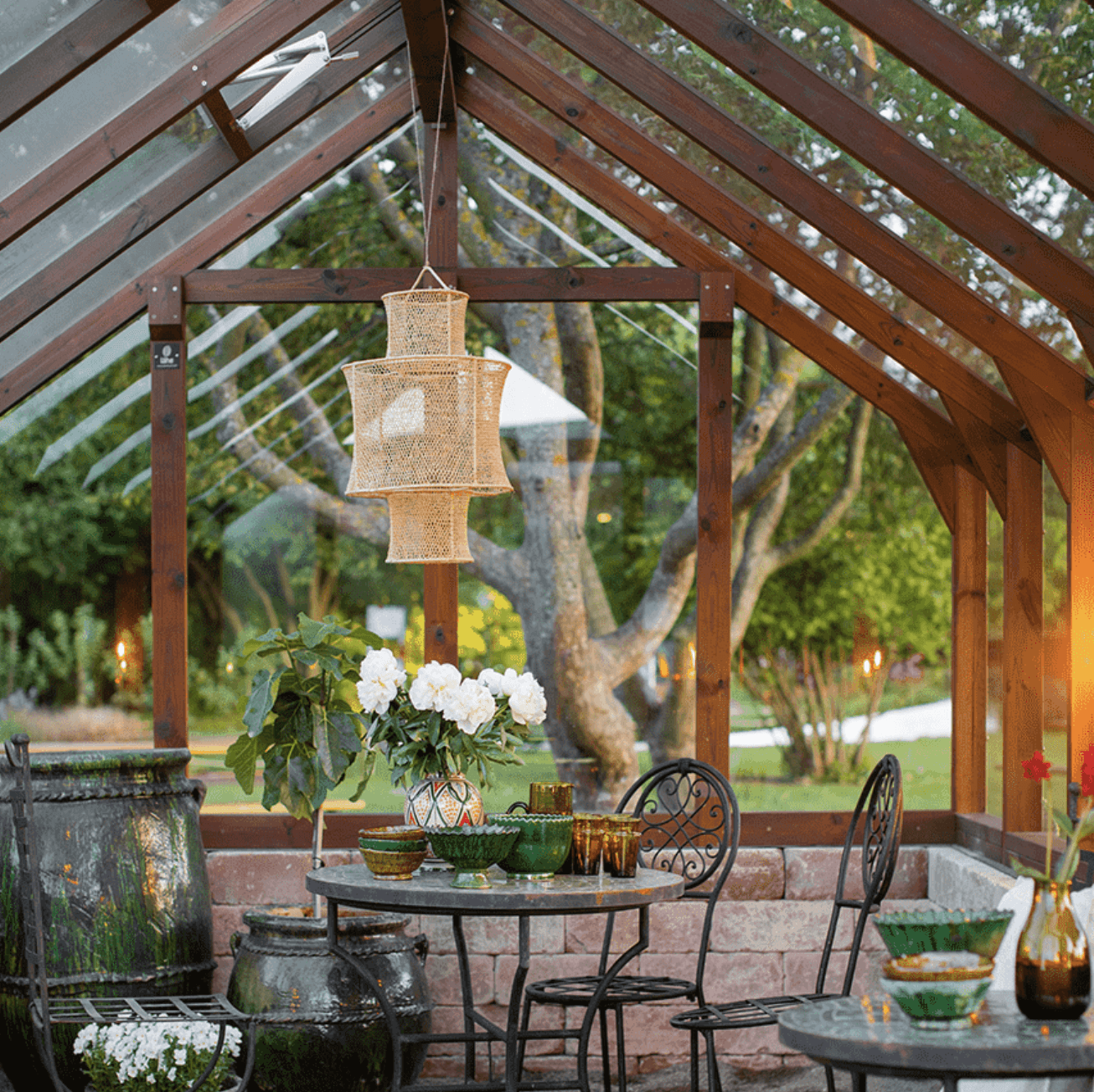 Serre bois intérieur meublé