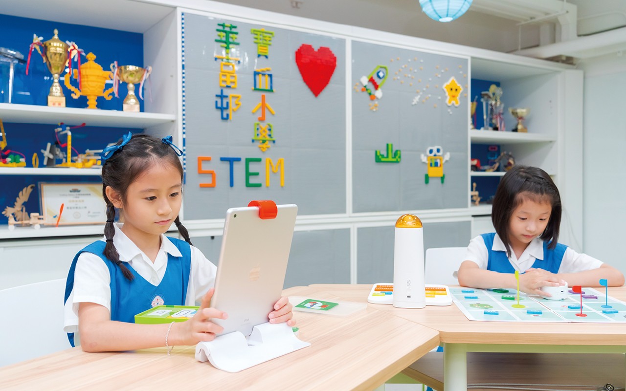 香港學校空間困境：摺疊桌凳前後對比翻倍靈活性Hong Kong school space challenges: before-after folding tables chairs for doubled flexibility