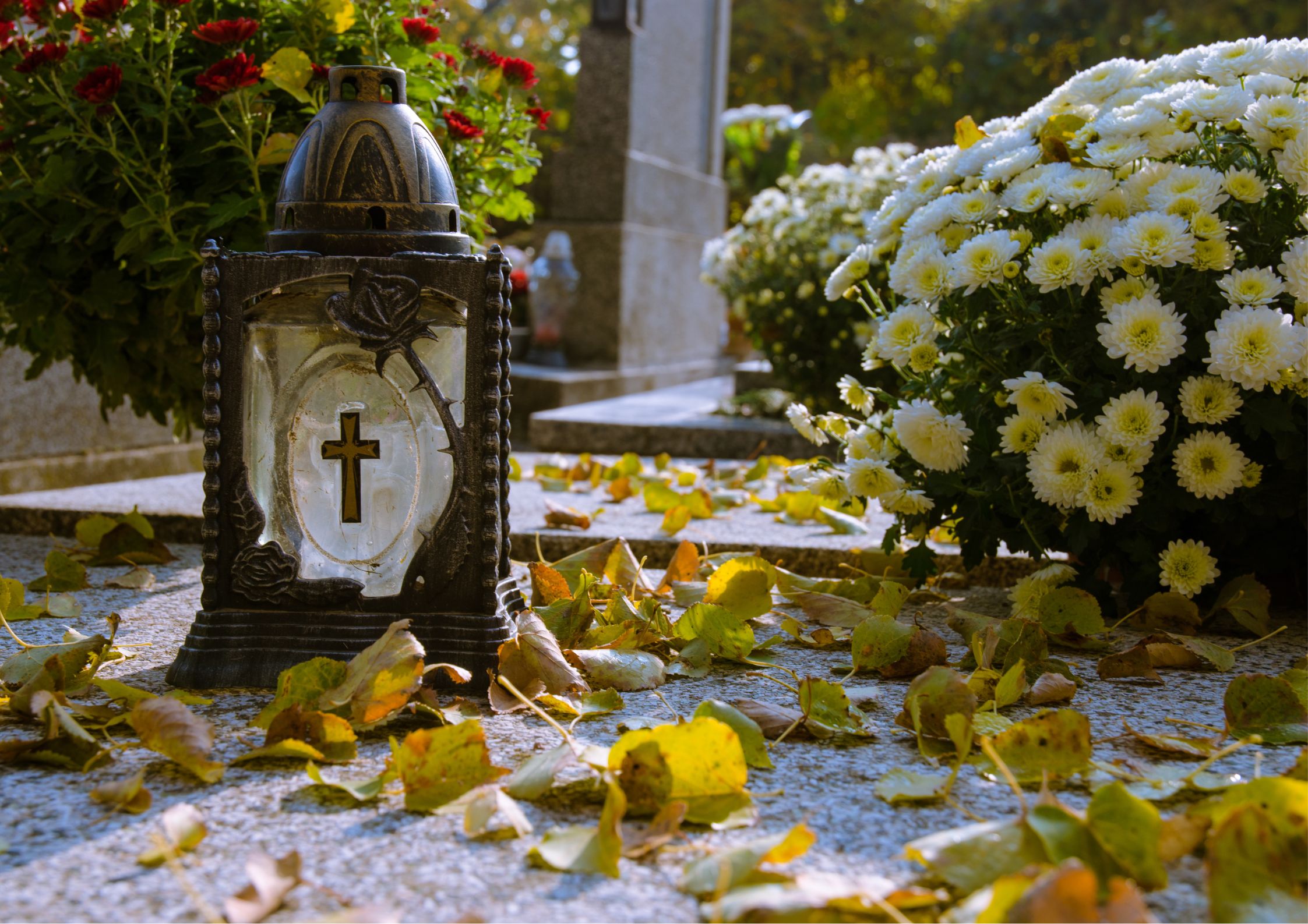Floral arrangements for All Souls' Day