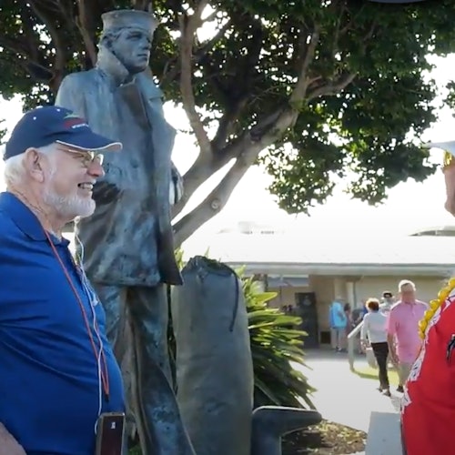 孤独的水手在珍珠港多媒体之旅中。