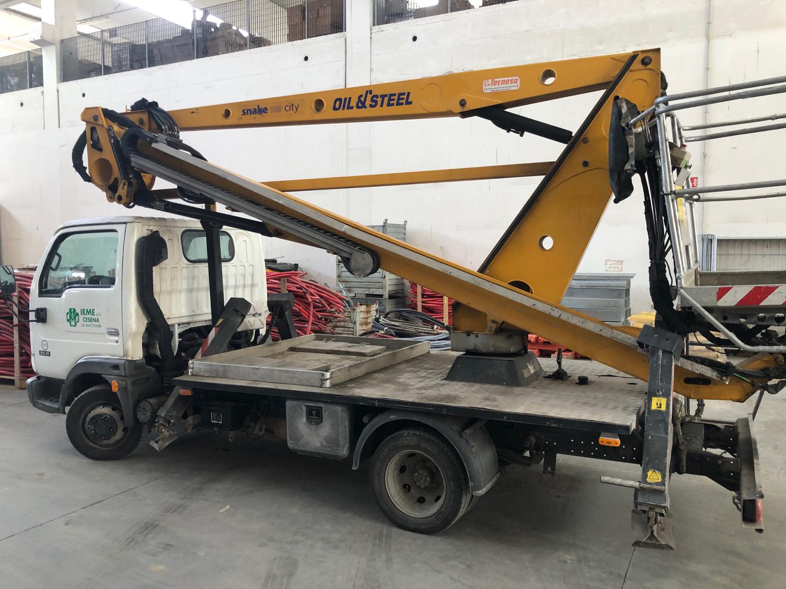Escavatore Caterpillar usato
