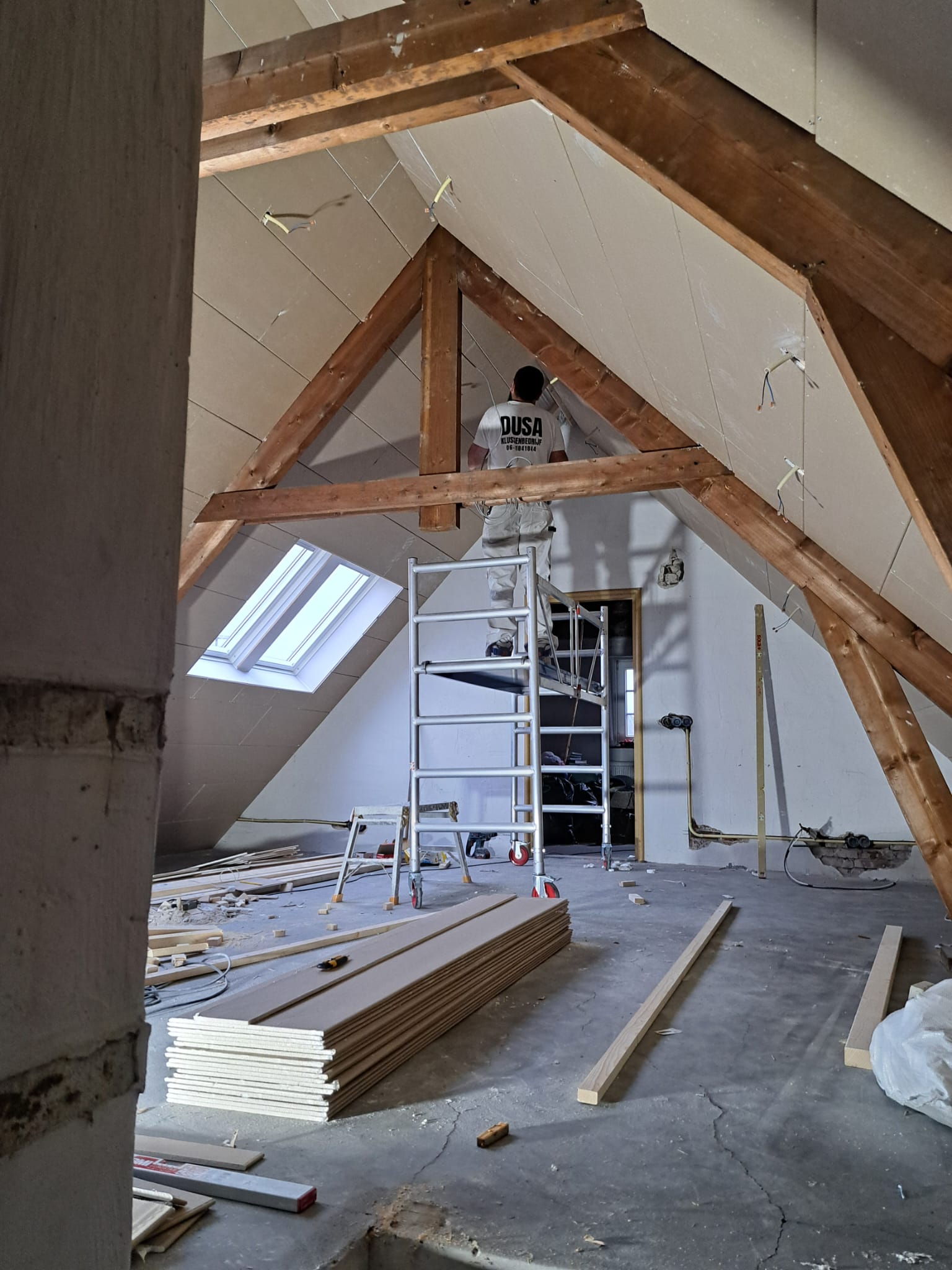 Nenad van Dusa Klussenbedrijf aan het werk – stukadoor Maastricht