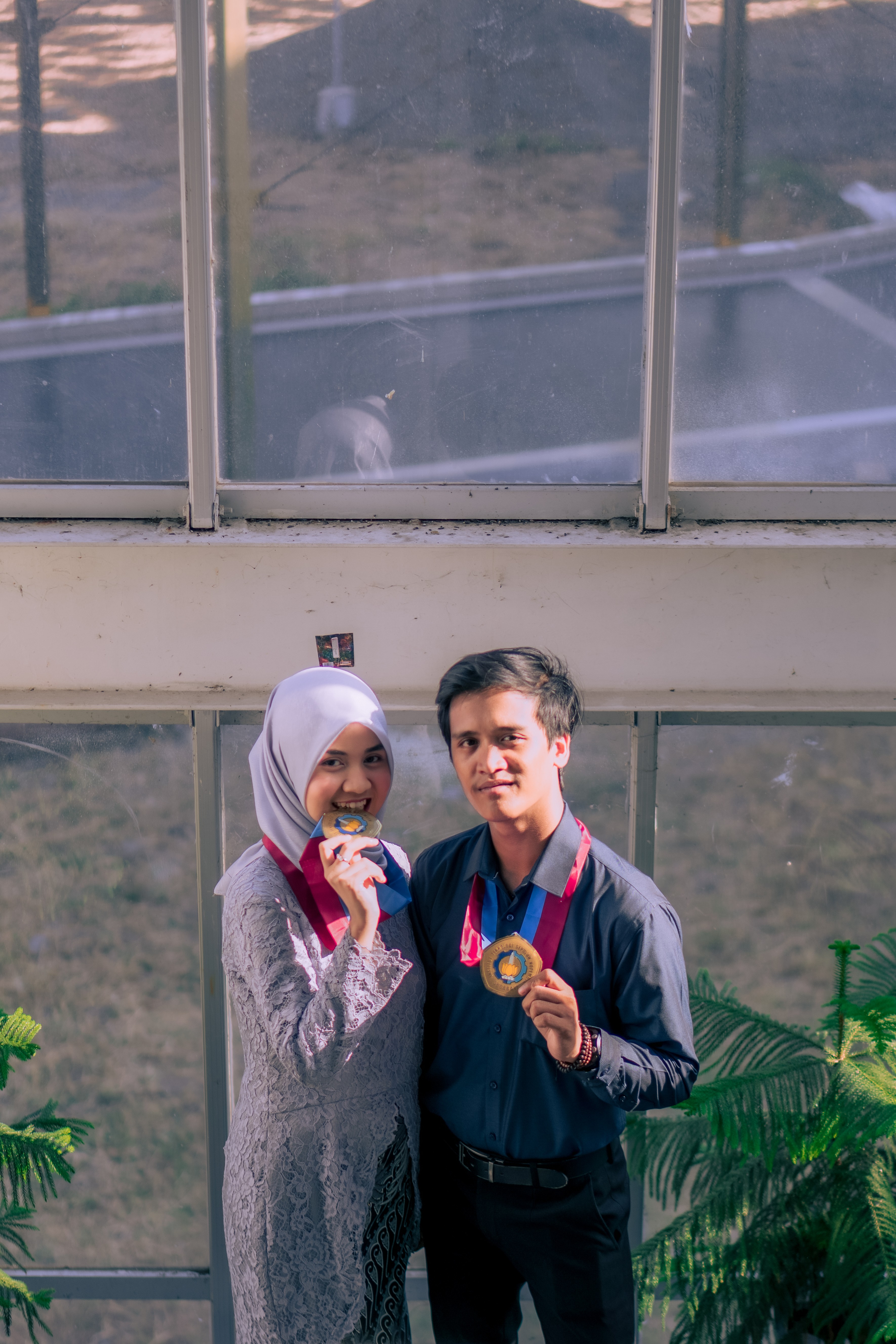 Dina & Aldi Graduation Couple Photoshoot at ITS Robotics Center Surabaya