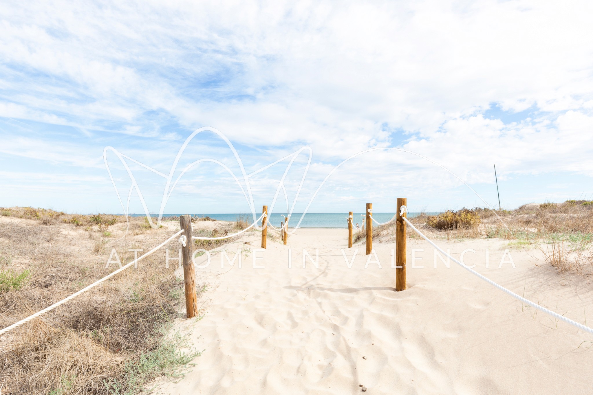 Apartment's second bedroom photo