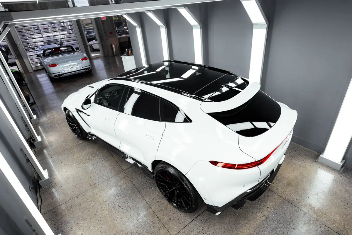 2021 Aston Martin DBX photo 32