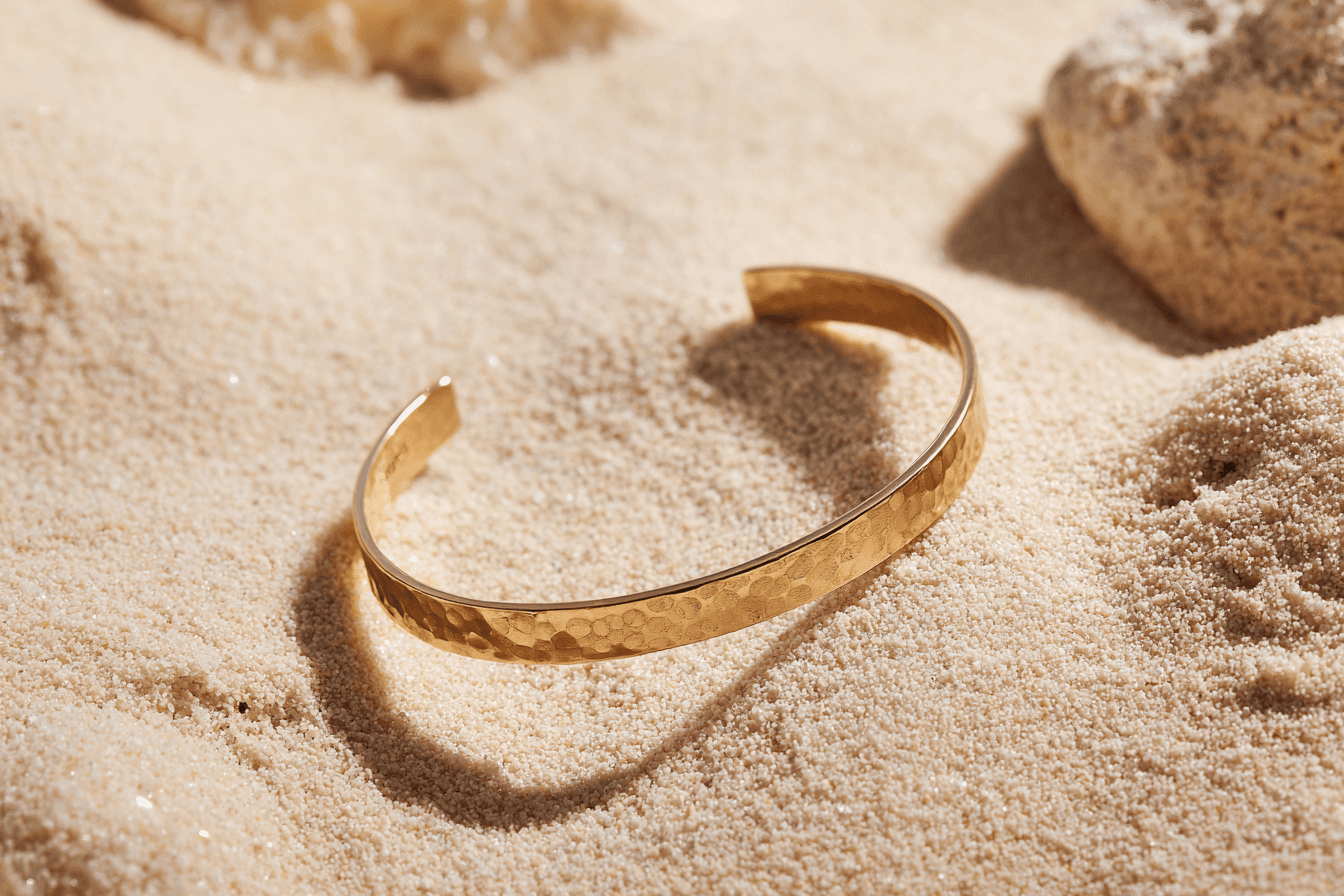 Ruban Cuff in 18k yellow gold — Reflet bracelet
