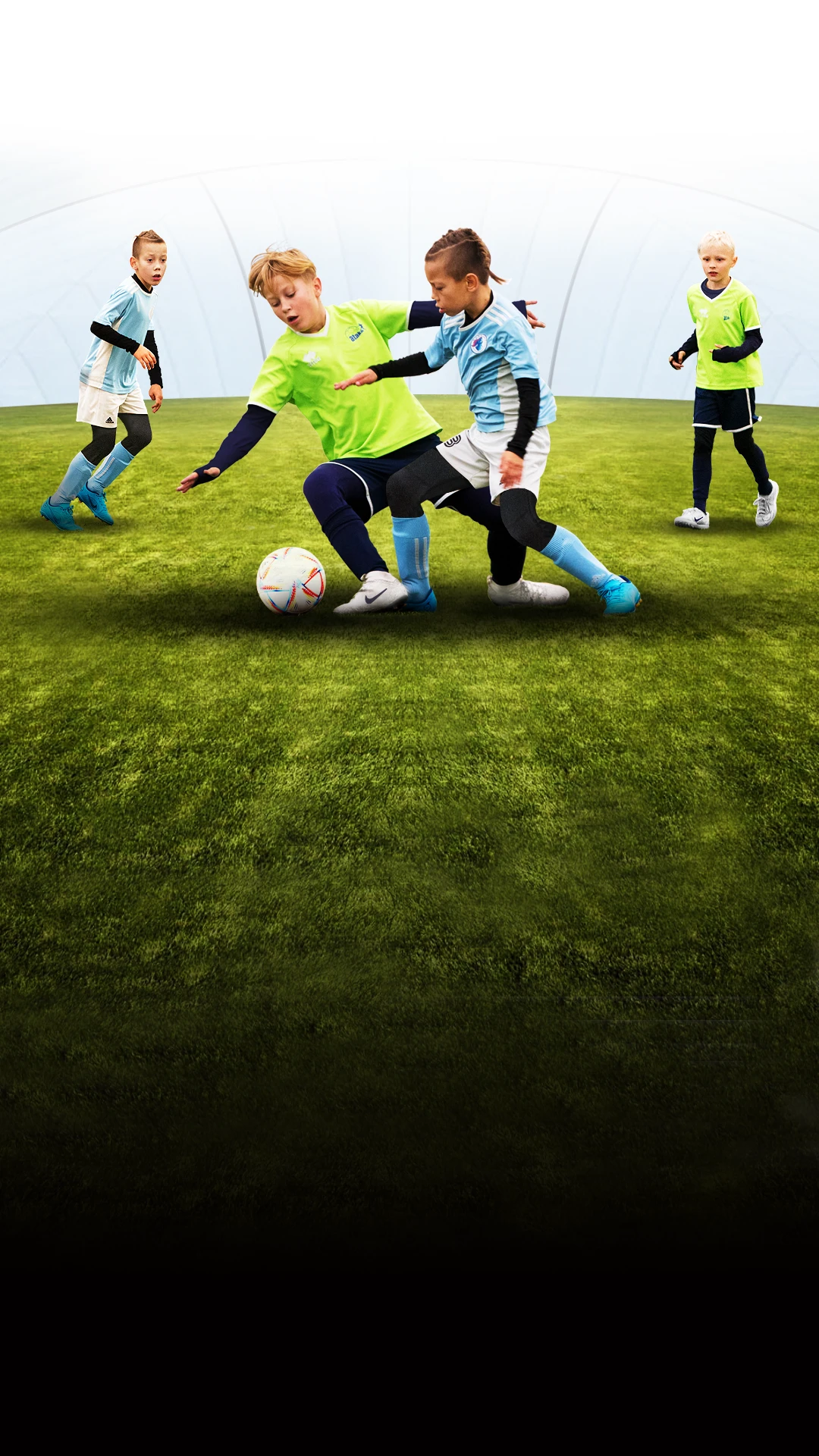 Kids Cup turnyre žaidžiantys Futbolo klubo Ataka ir Futbolo klubo Margiris vaikai