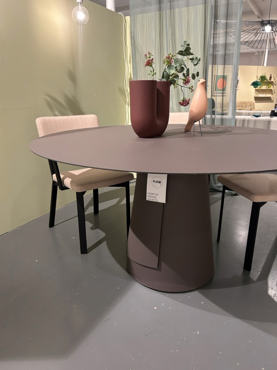 Ignore Dine eettafel en Shift eetkamerstoelen