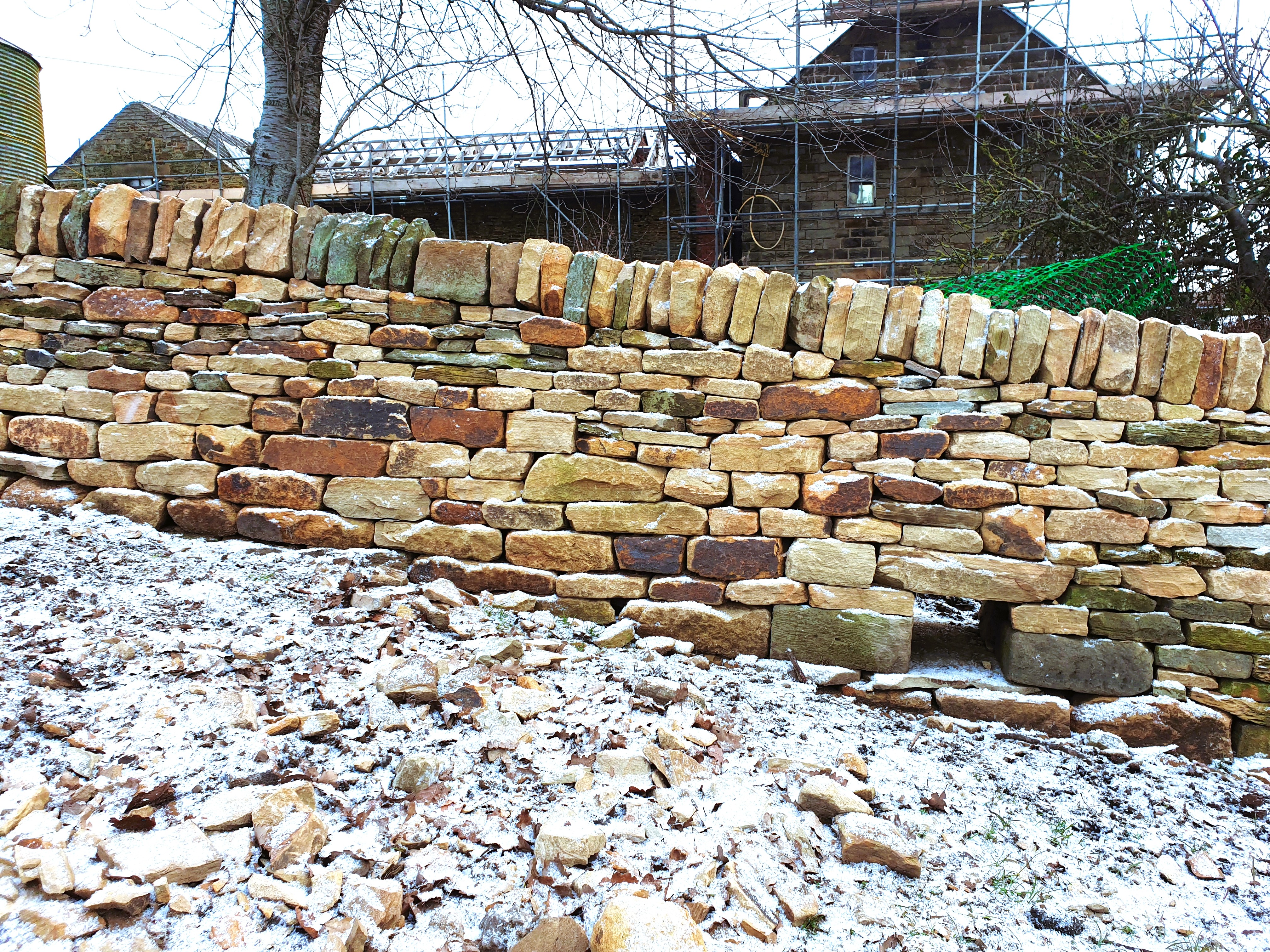 Trockenmauerkunstwerk Trockenmauer von Noble Stonework