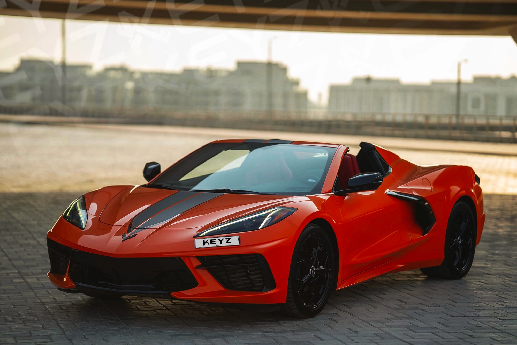 Vue extérieure Chevrolet Corvette C8 Orange – Location Supercar à Dubaï | Keyz Rent
