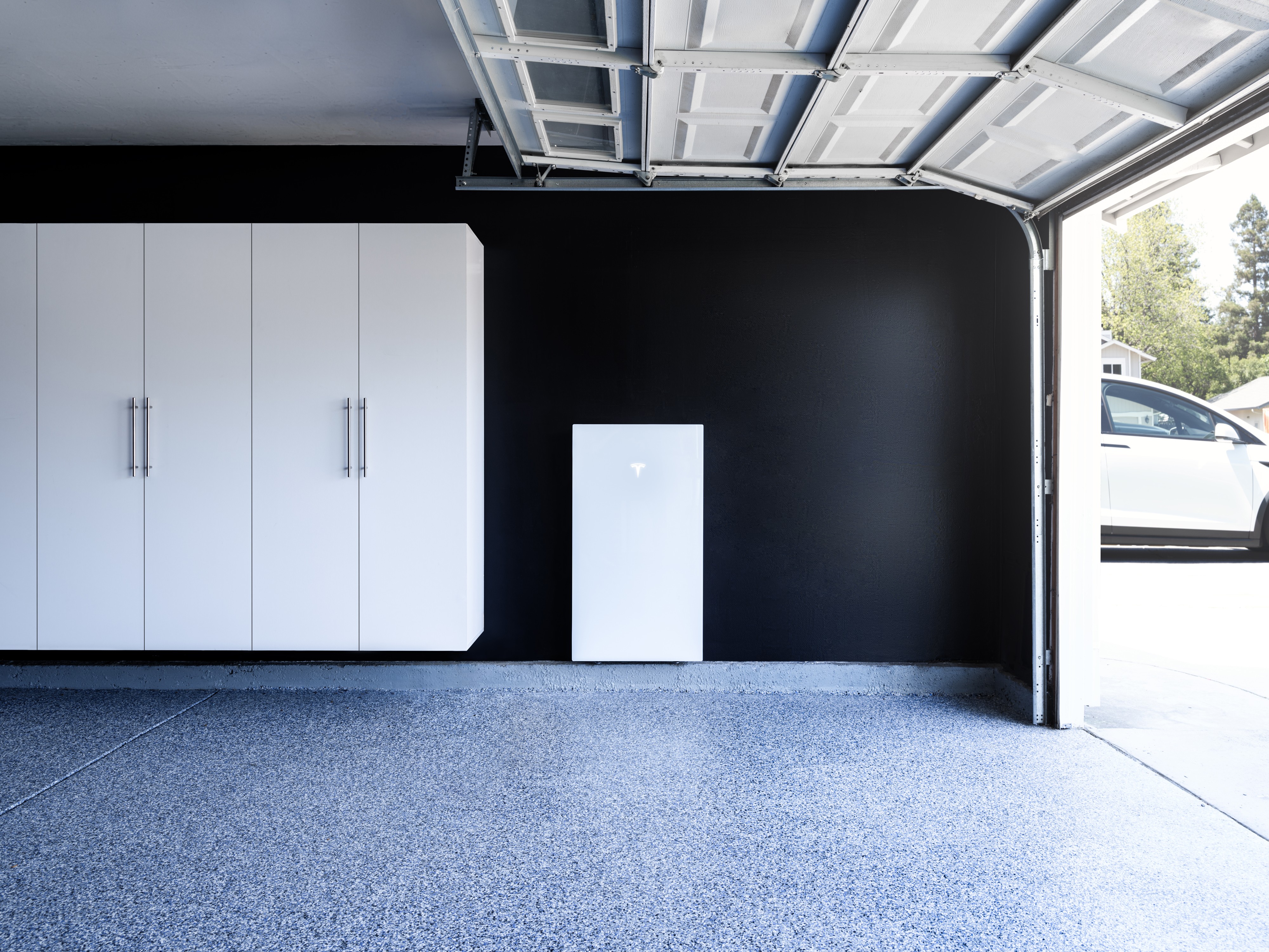 image batterie powerwall 3 de tesla dans une maison