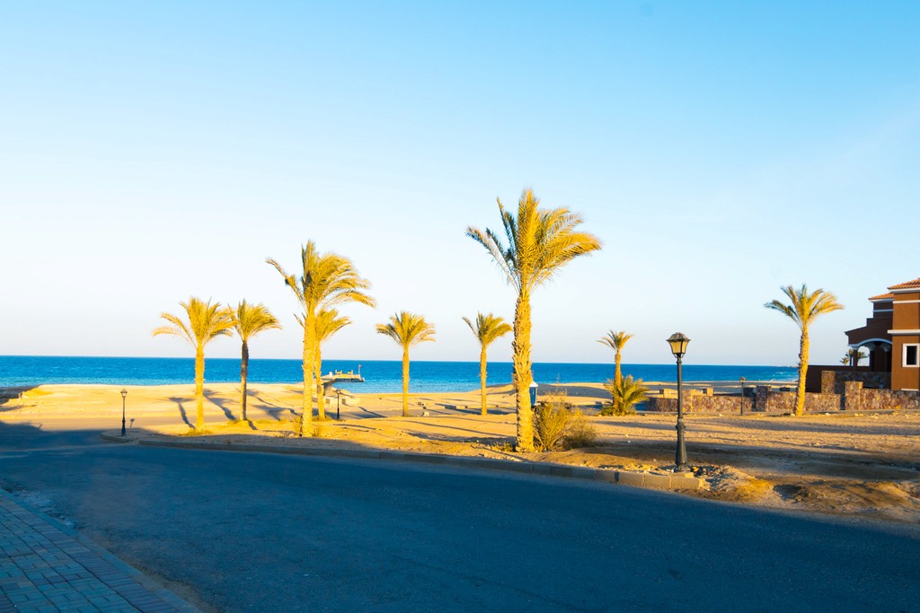 black and white wooden table and chairs
