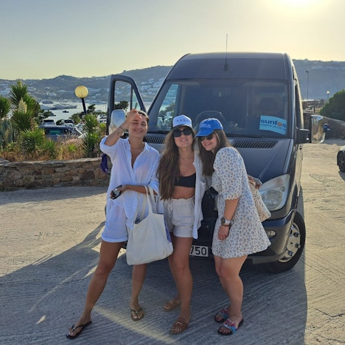 Mykonos: Yacht Cruise to Rhenia + Delos Guided Tour in Greek Islands