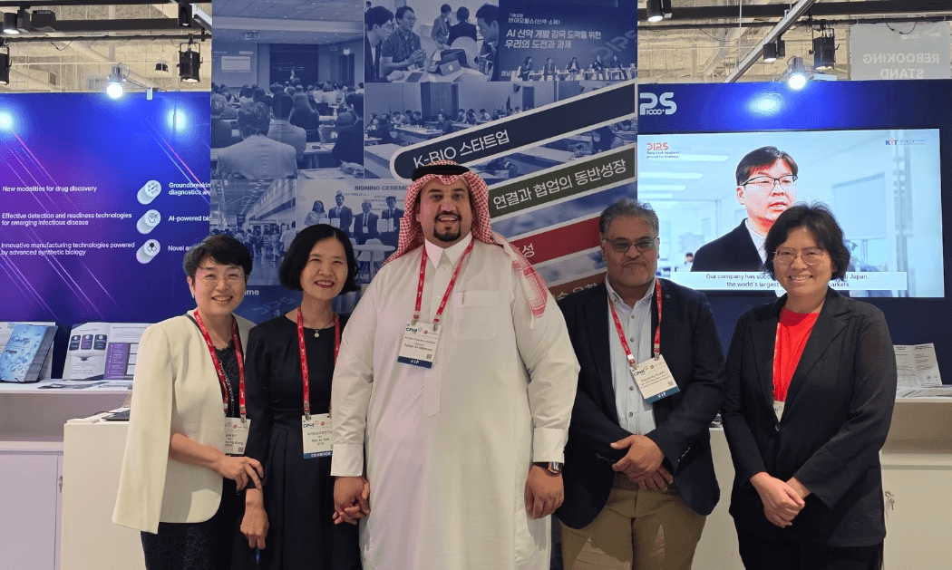 CEO Kang in front of KIT's exhibition booth for K-startups at BioJapan