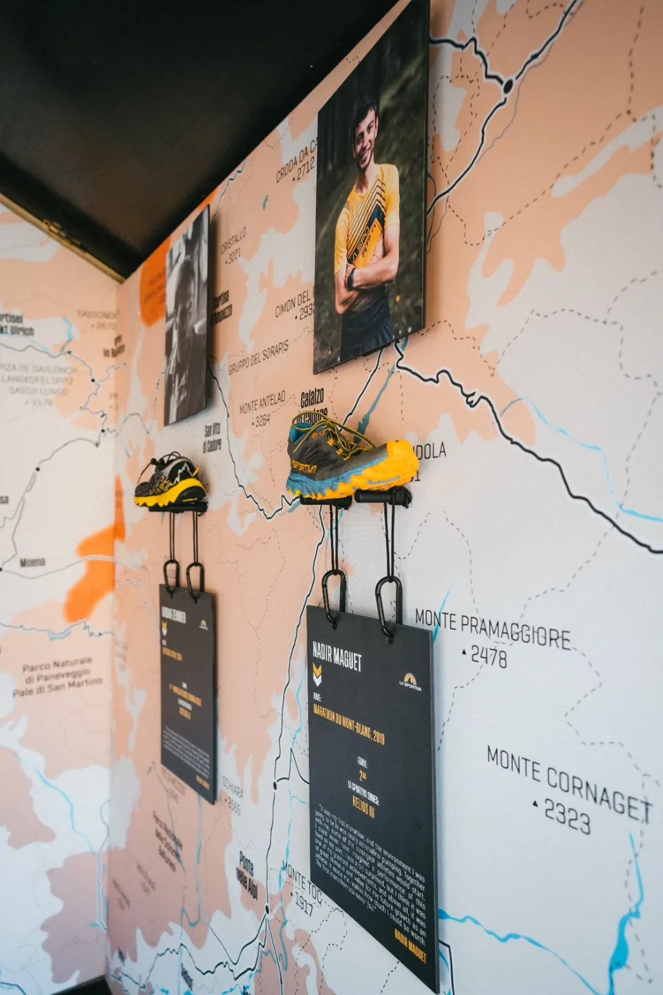 Trois athlètes Julbo courant sur une crête de montagne dans le cadre du projet Draw the Line