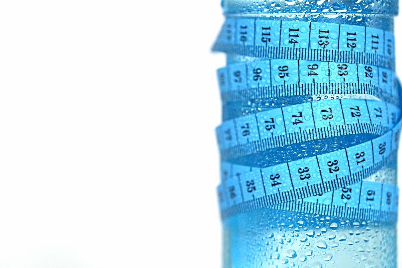 water,-clean-water,-blue,-bottle,-ribbon,-the-tape,-drinking,-liquid,-nature,-dr - u11116 (pixabay)