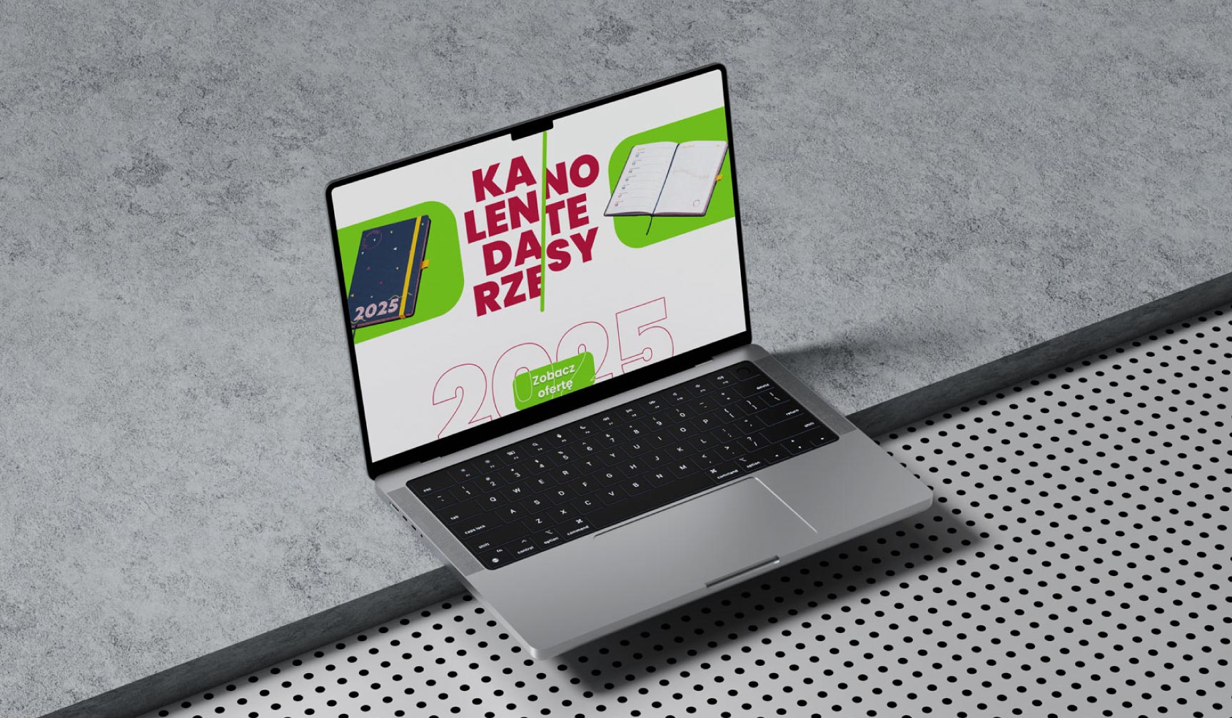 Laptop z widokiem na strone glowna kreatora kalendarzy personalizowanych