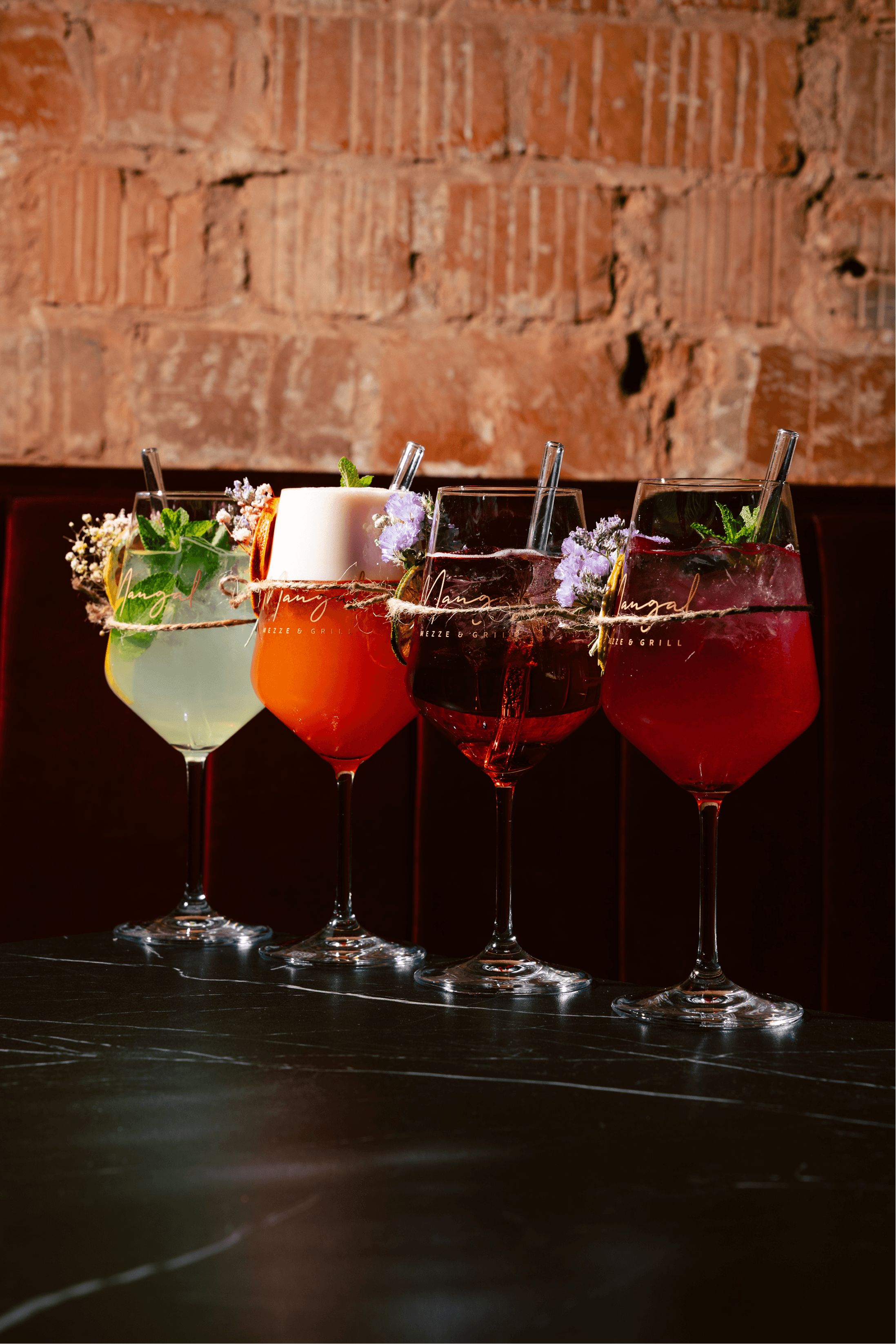 Die Mangal Cocktailbar mit ihrer Terasse