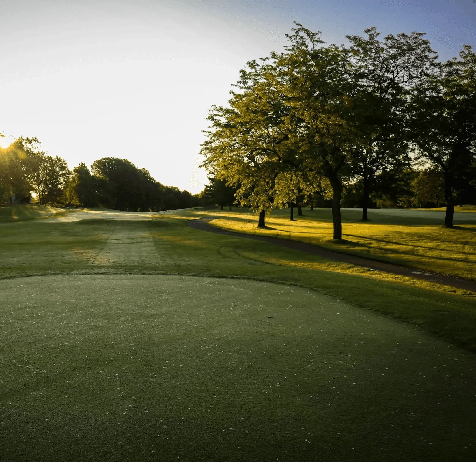 Blick auf den Golfplatz Eschenried beim Golfstüberl Gröbenbach