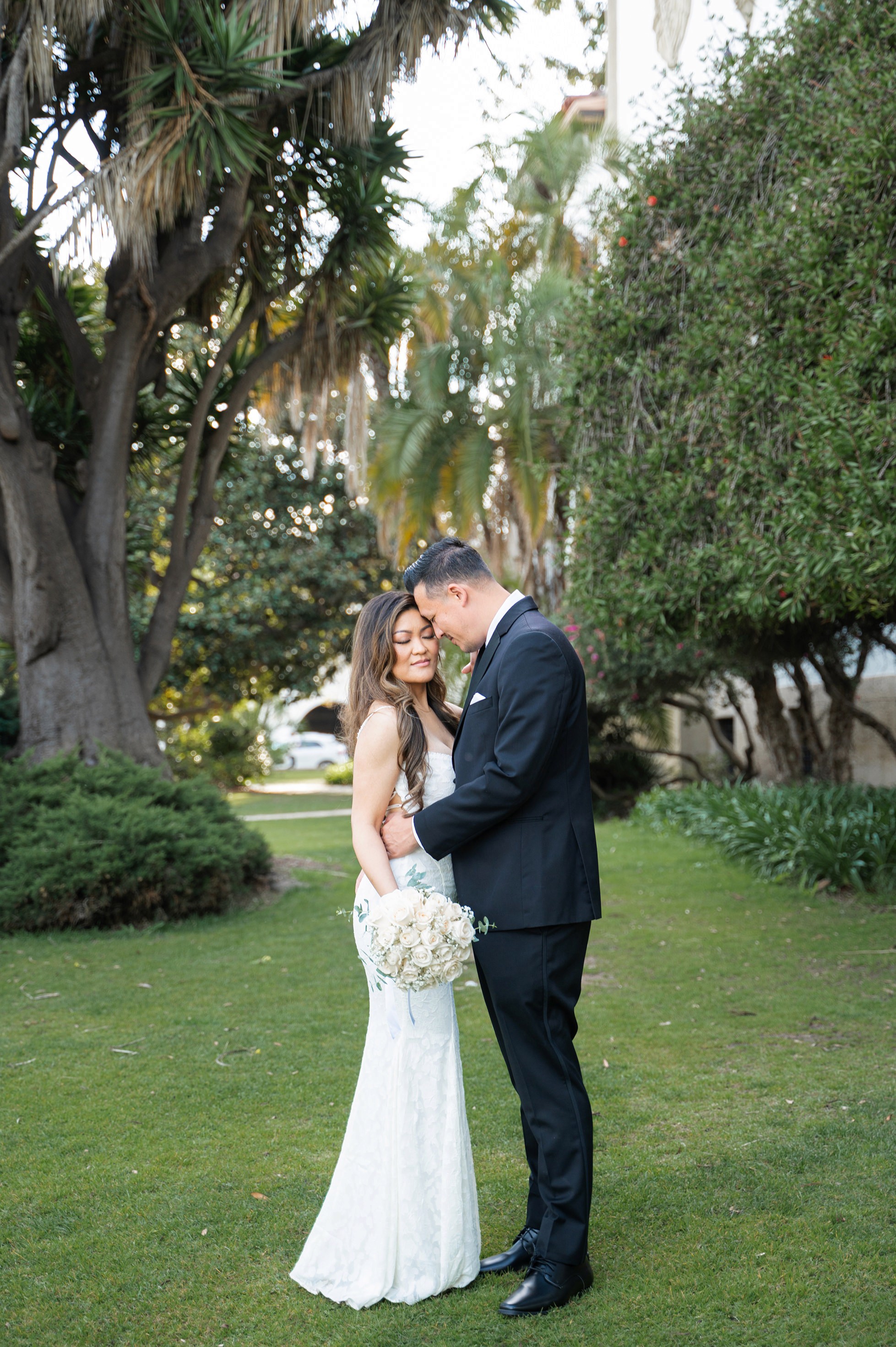 Same-day sneak peek photos delivered for Santa Barbara Courthouse elopement