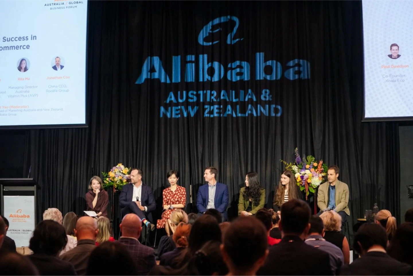 Jonathan Cox speaking with at Alibaba Cross-Border eCommerce event