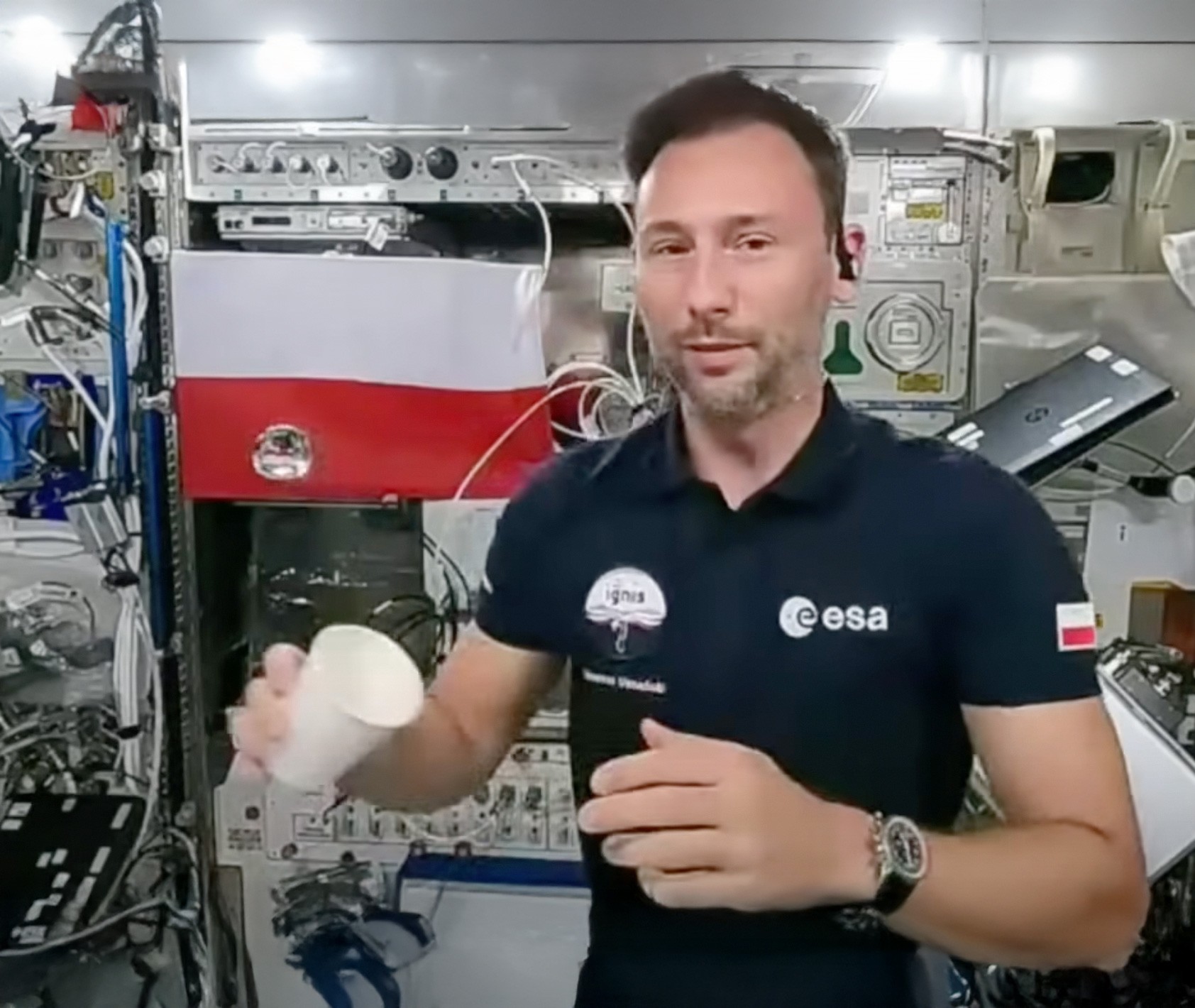 Lekcja ze Sławoszem Uznańskim - WIśniewskim z ISS, misja IGNIS, misja Ax-4, eksperyment z wodą