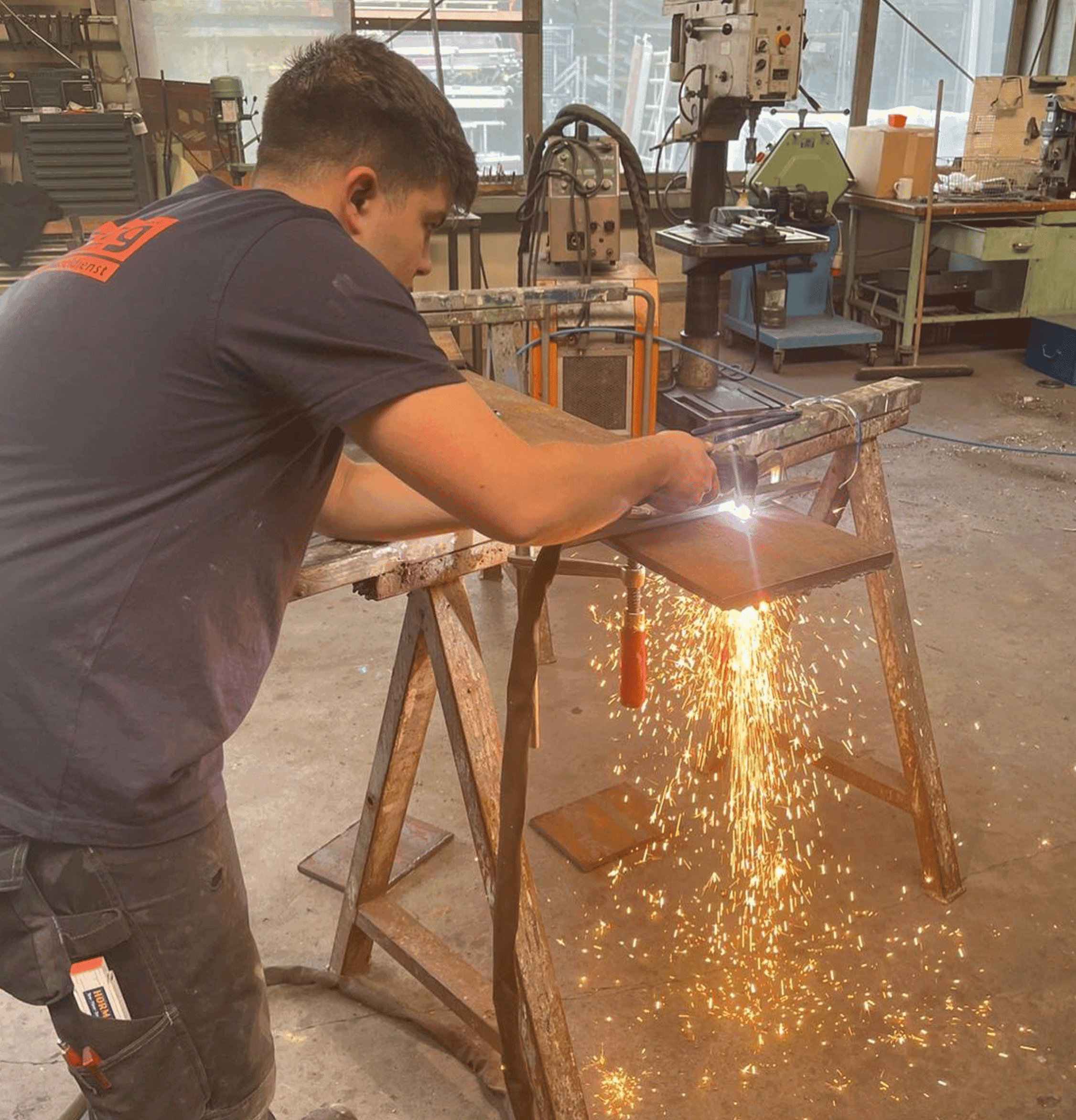 Schweißarbeiten für Fenstergitter von Metallbau Landsberg aus Bonn